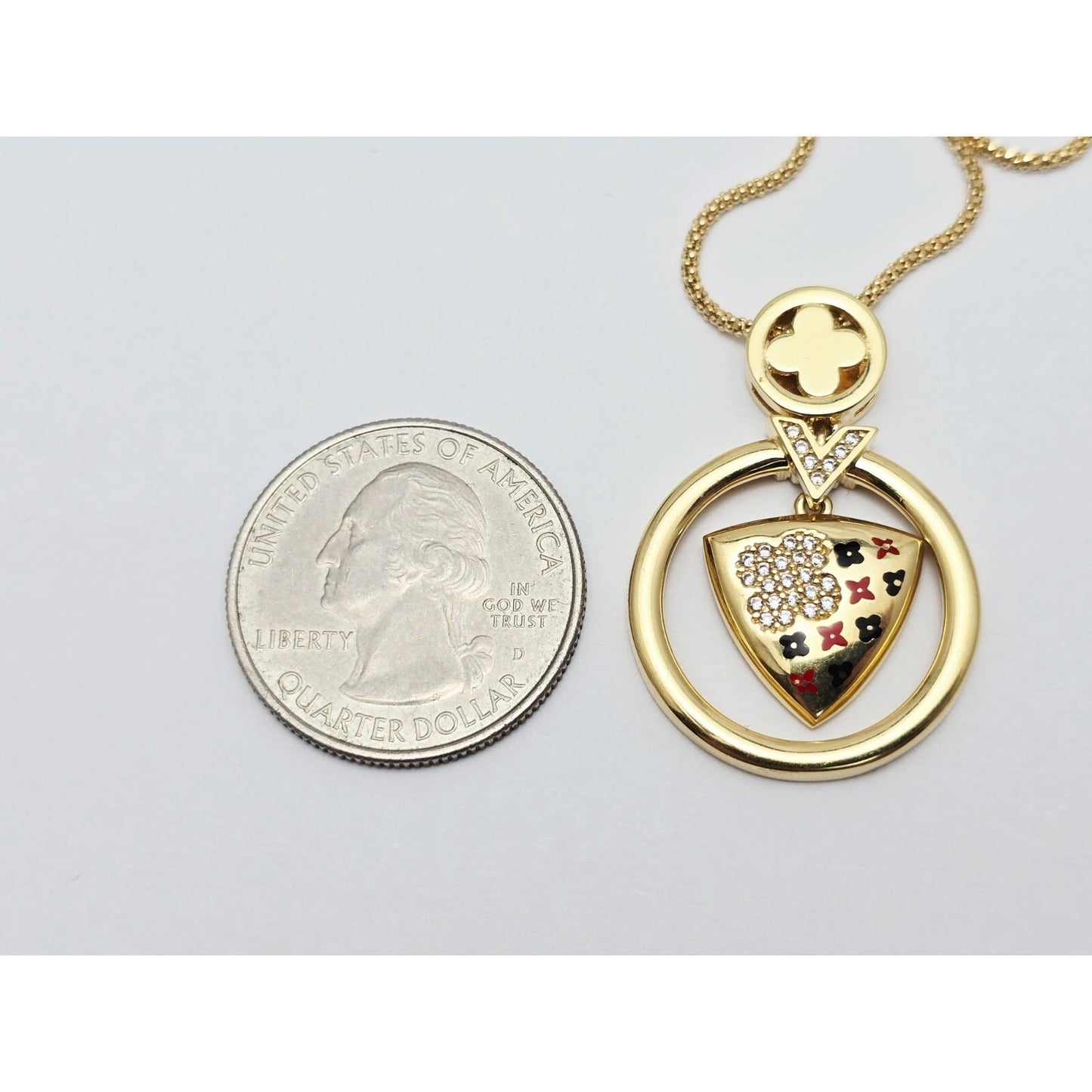 18K Yellow Gold Round V Enamel Charm Pendant Resizable Link Chain Necklace