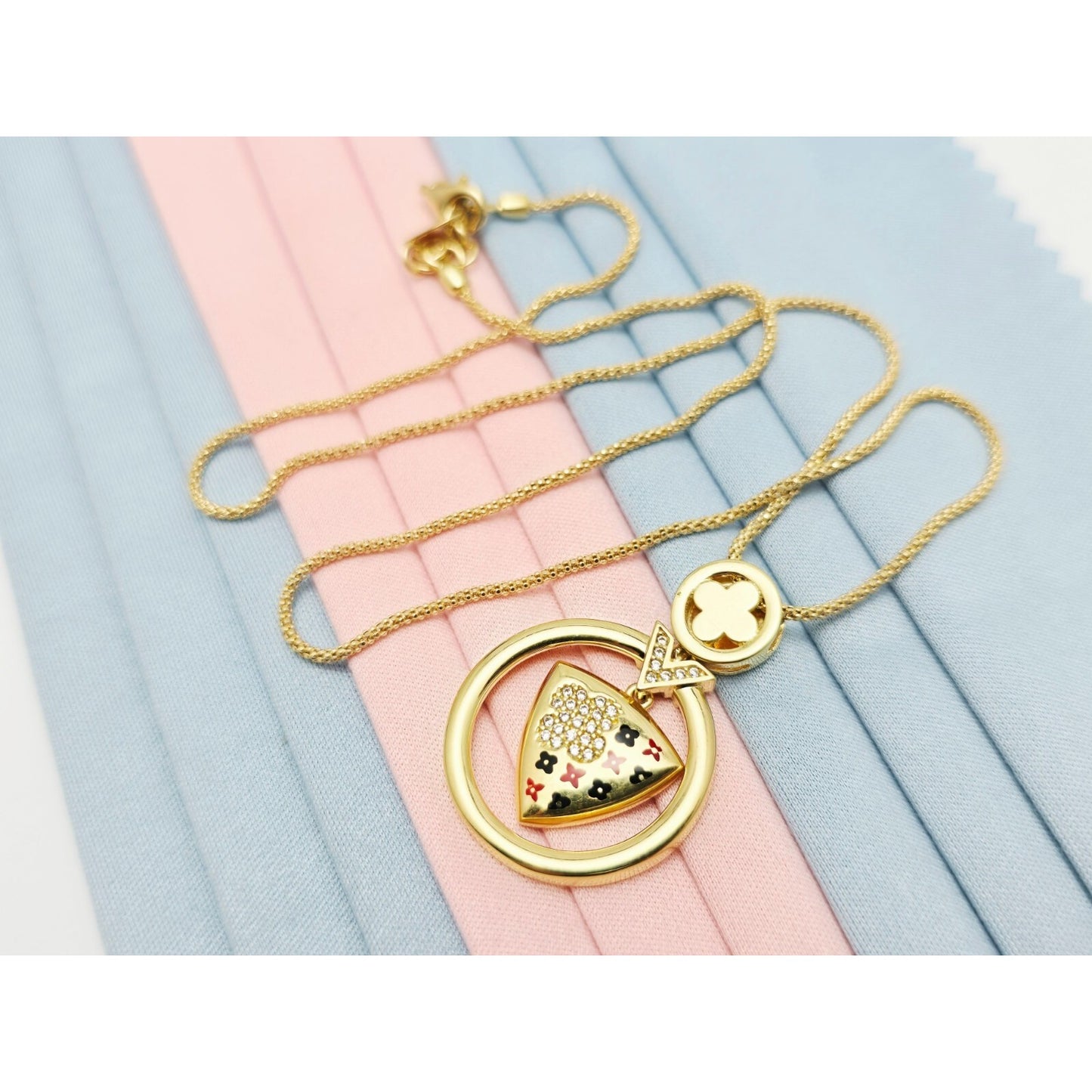 18K Yellow Gold Round V Enamel Charm Pendant Resizable Link Chain Necklace