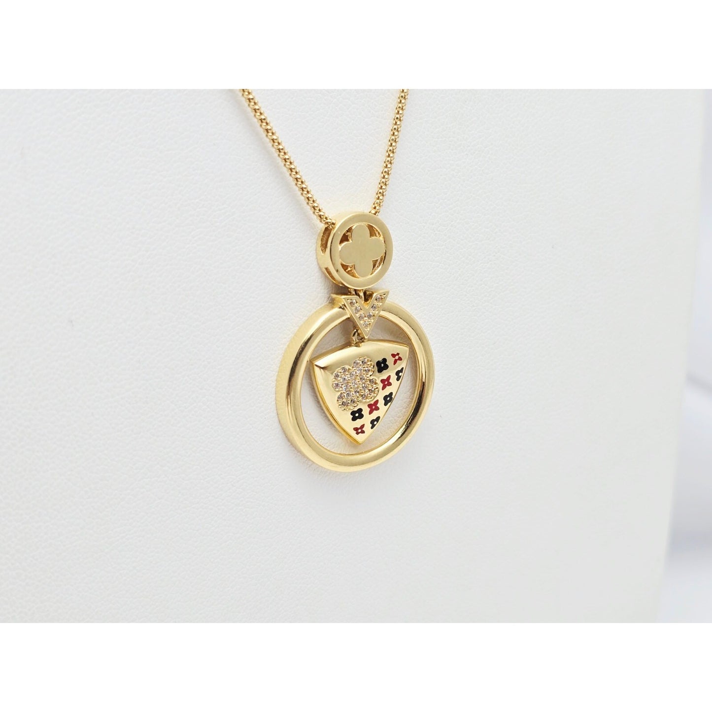 18K Yellow Gold Round V Enamel Charm Pendant Resizable Link Chain Necklace