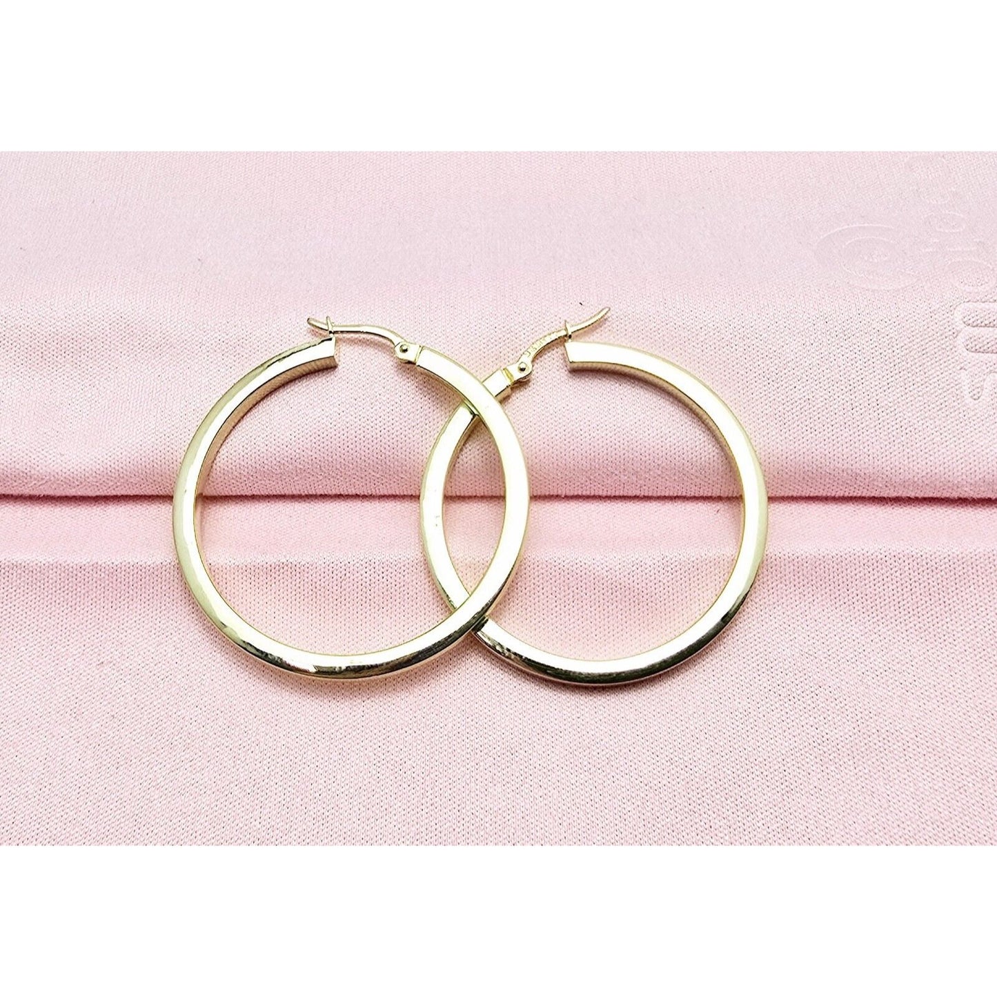 Medium 14K Yellow Gold Boxed Tube Hoop Earrings