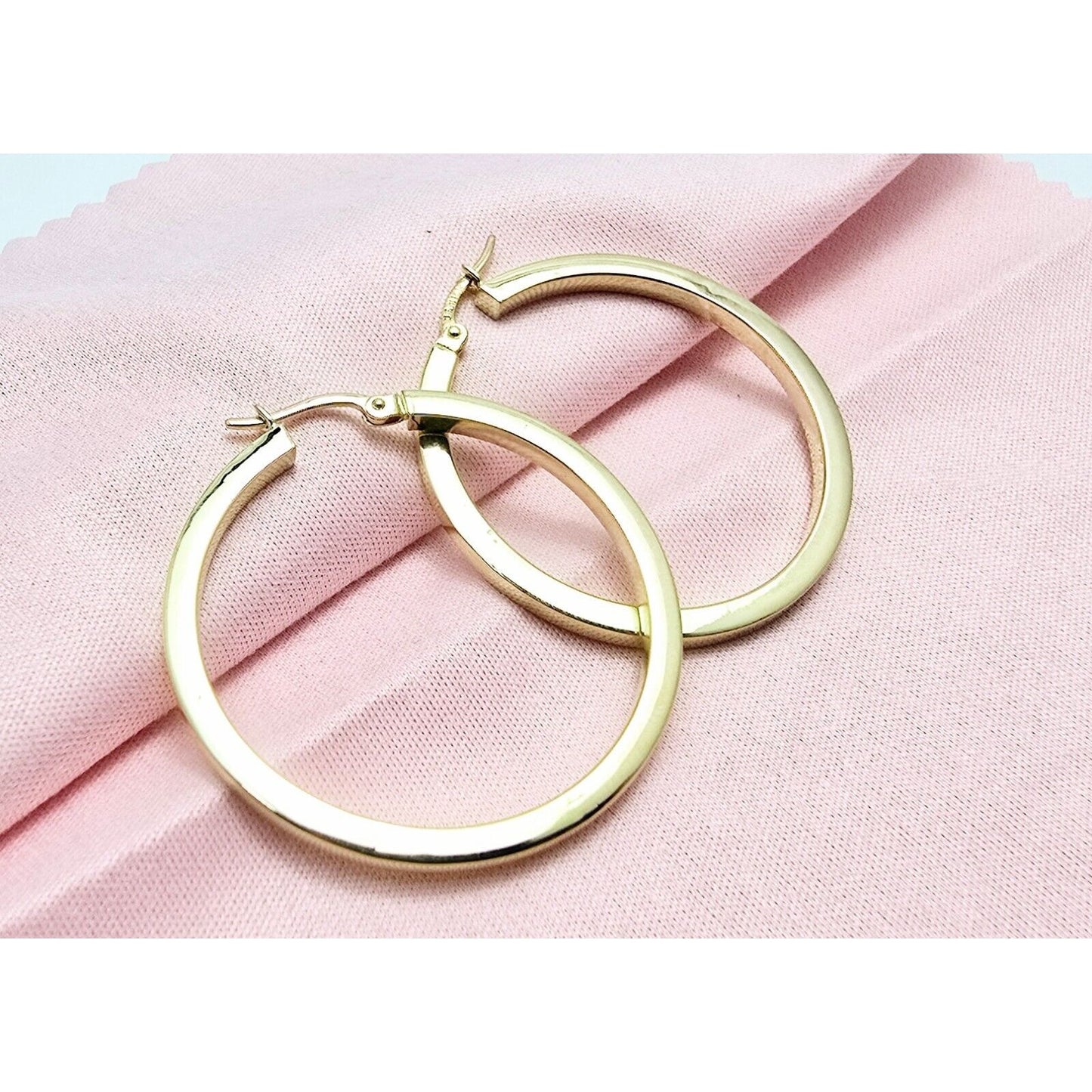 Medium 14K Yellow Gold Boxed Tube Hoop Earrings