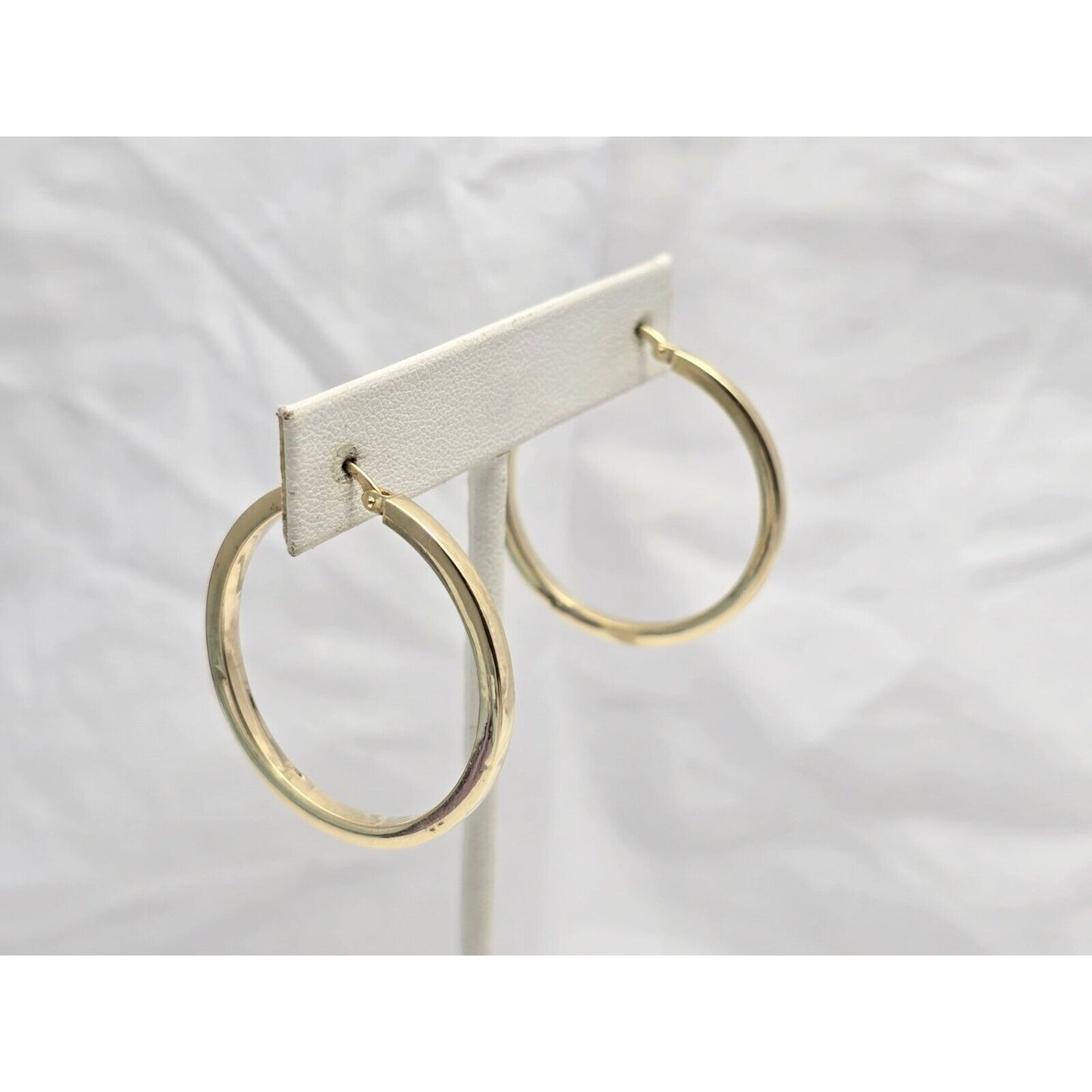 Medium 14K Yellow Gold Boxed Tube Hoop Earrings