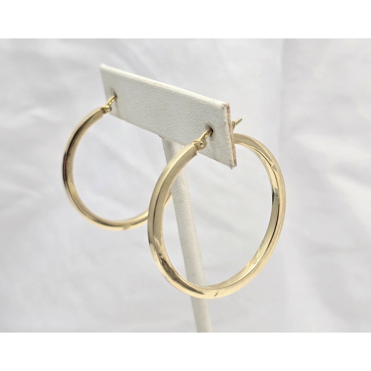 Medium 14K Yellow Gold Boxed Tube Hoop Earrings