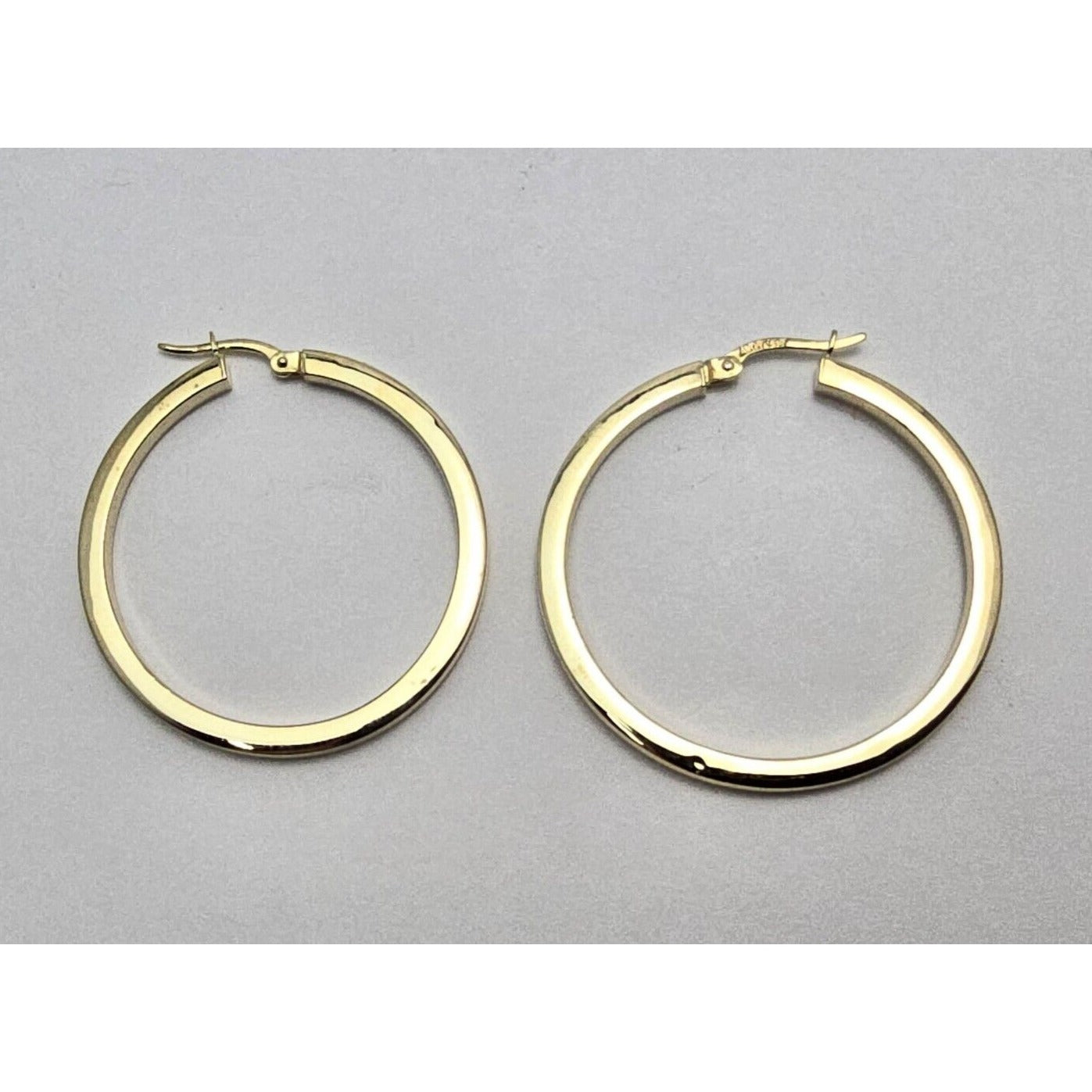 Medium 14K Yellow Gold Boxed Tube Hoop Earrings