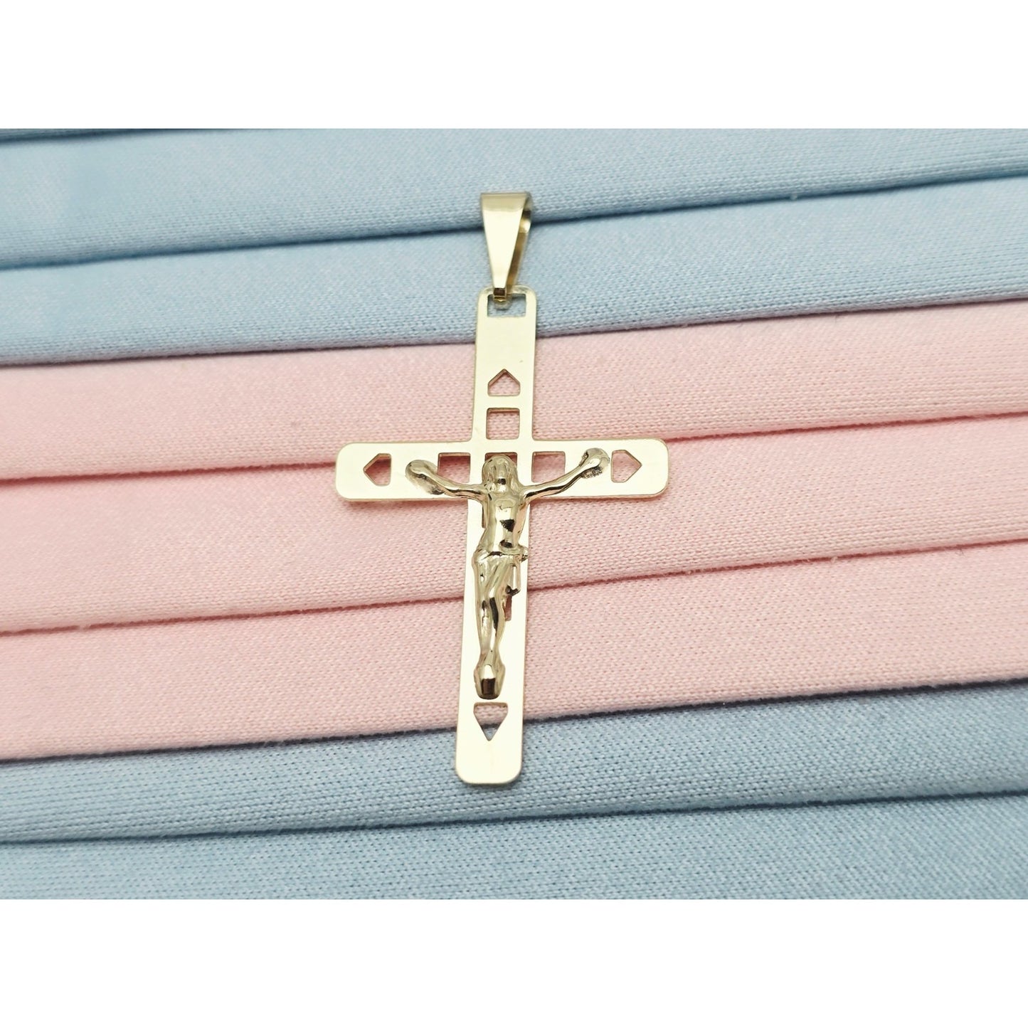 10K Yellow Gold Religious Jesus on Cross Charm Pendant