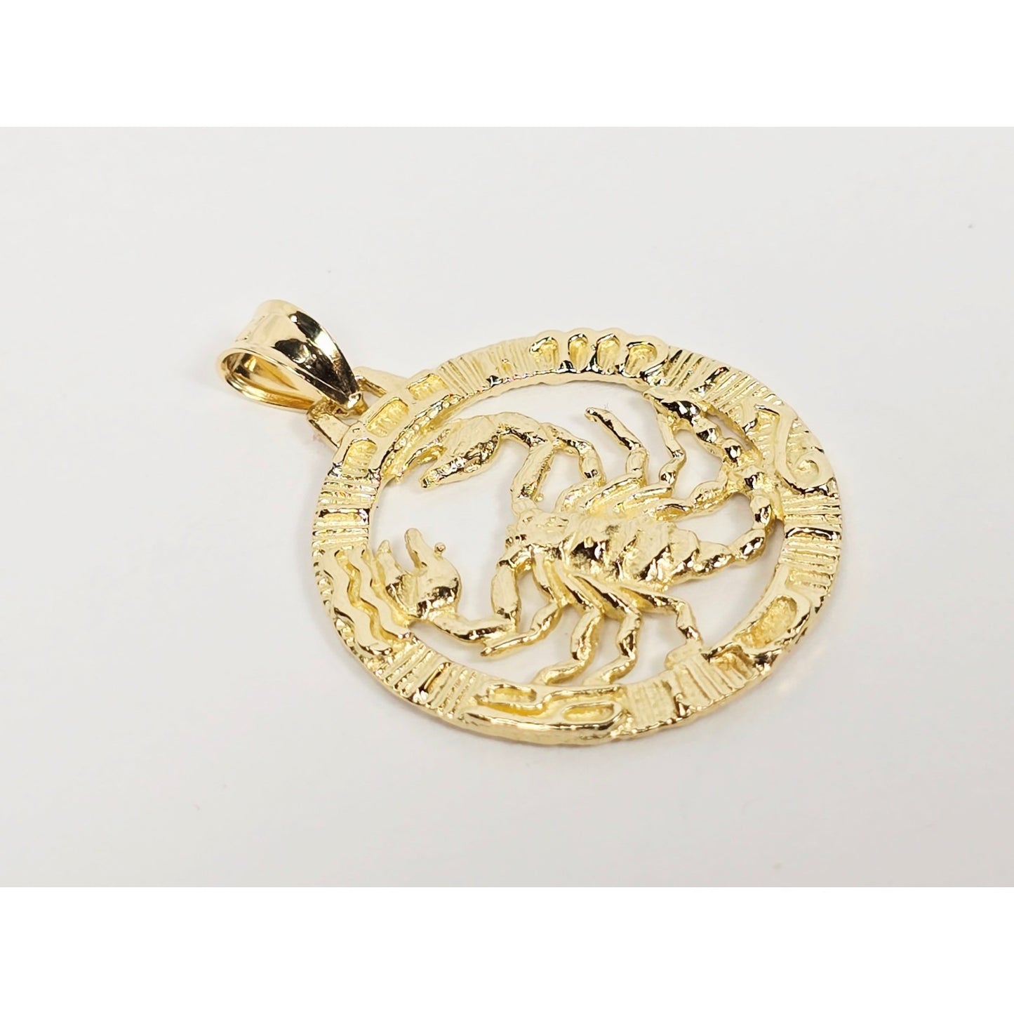 14K Yellow Gold Round Horoscope Zodiac Scorpio Scorpion Charm Pendant