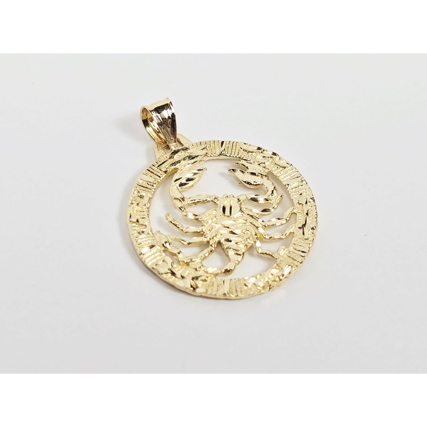 14K Yellow Gold Round Horoscope Zodiac Scorpio Scorpion Charm Pendant