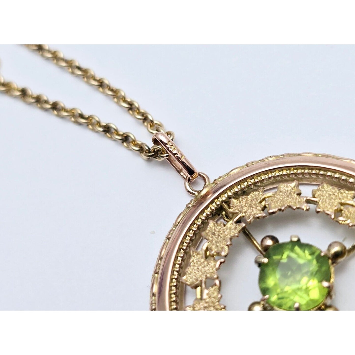 Vintage 9K Two Tone Gold Peridot & Pearl Round Charm Pendant Cable Link Necklace
