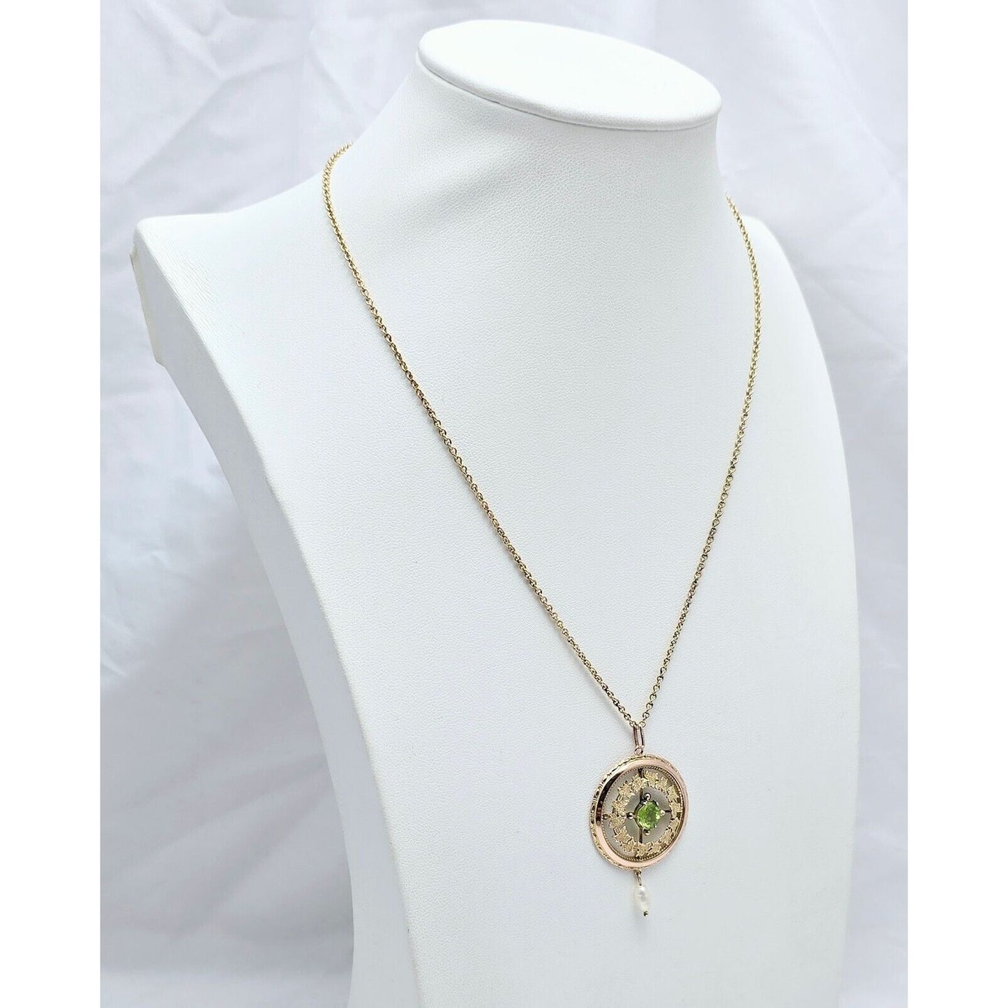 Vintage 9K Two Tone Gold Peridot & Pearl Round Charm Pendant Cable Link Necklace