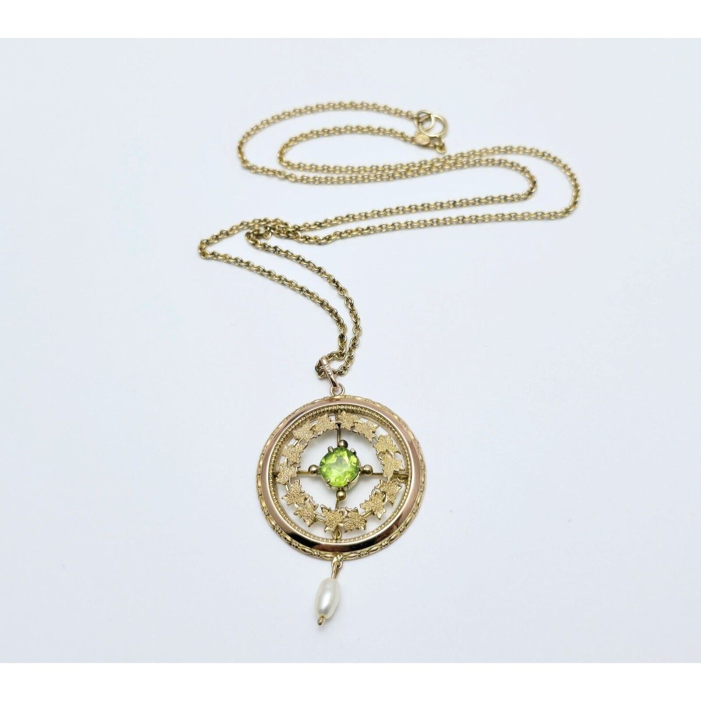 Vintage 9K Two Tone Gold Peridot & Pearl Round Charm Pendant Cable Link Necklace