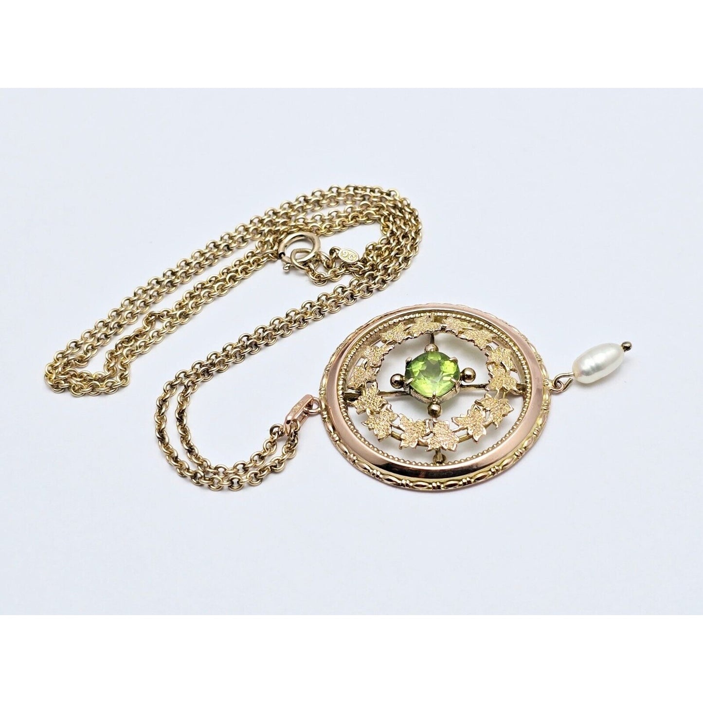 Vintage 9K Two Tone Gold Peridot & Pearl Round Charm Pendant Cable Link Necklace