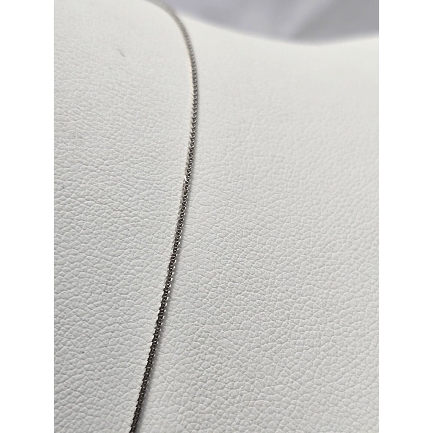 18K White Gold Resizable Link Chain Necklace & Diamond Bar Charm Pendant