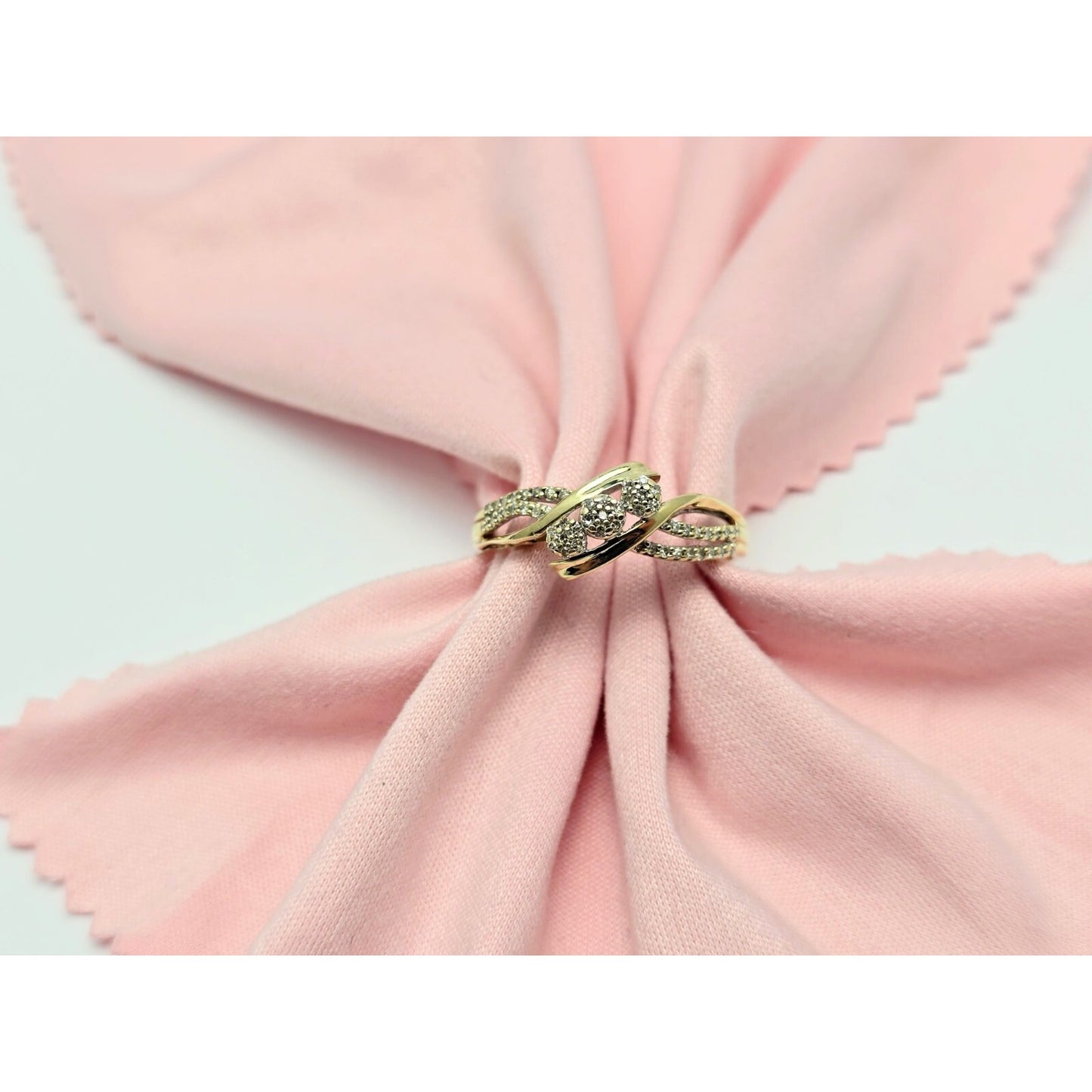 10K Yellow Gold Spiral Flower Diamond Ring