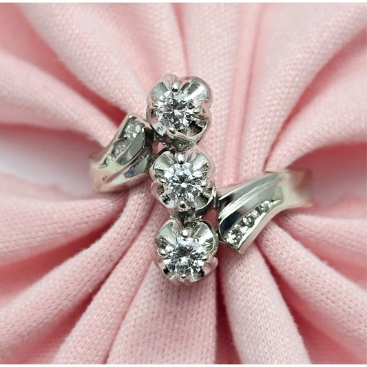 14K White Gold Round Diamond Cocktail Ring