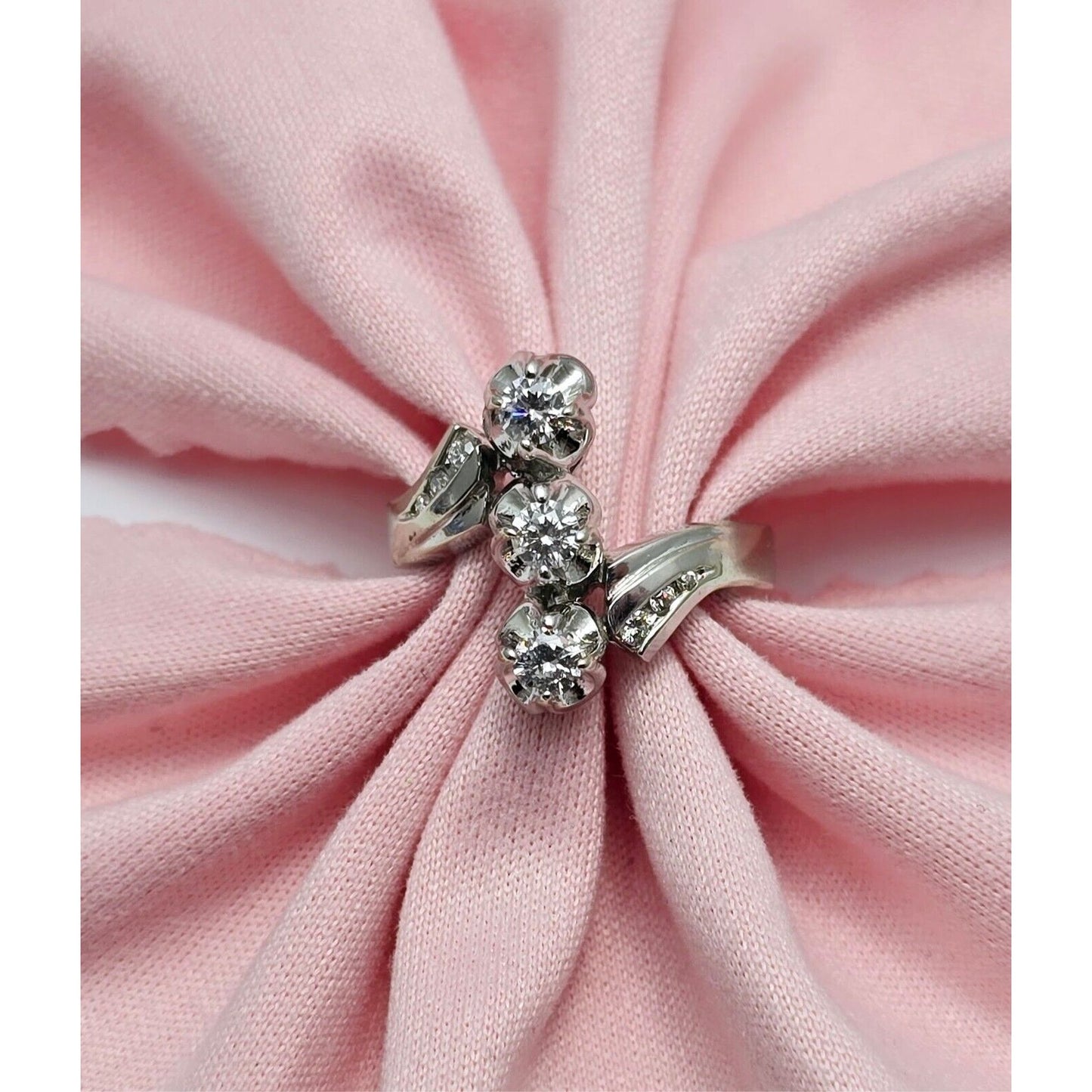 14K White Gold Round Diamond Cocktail Ring