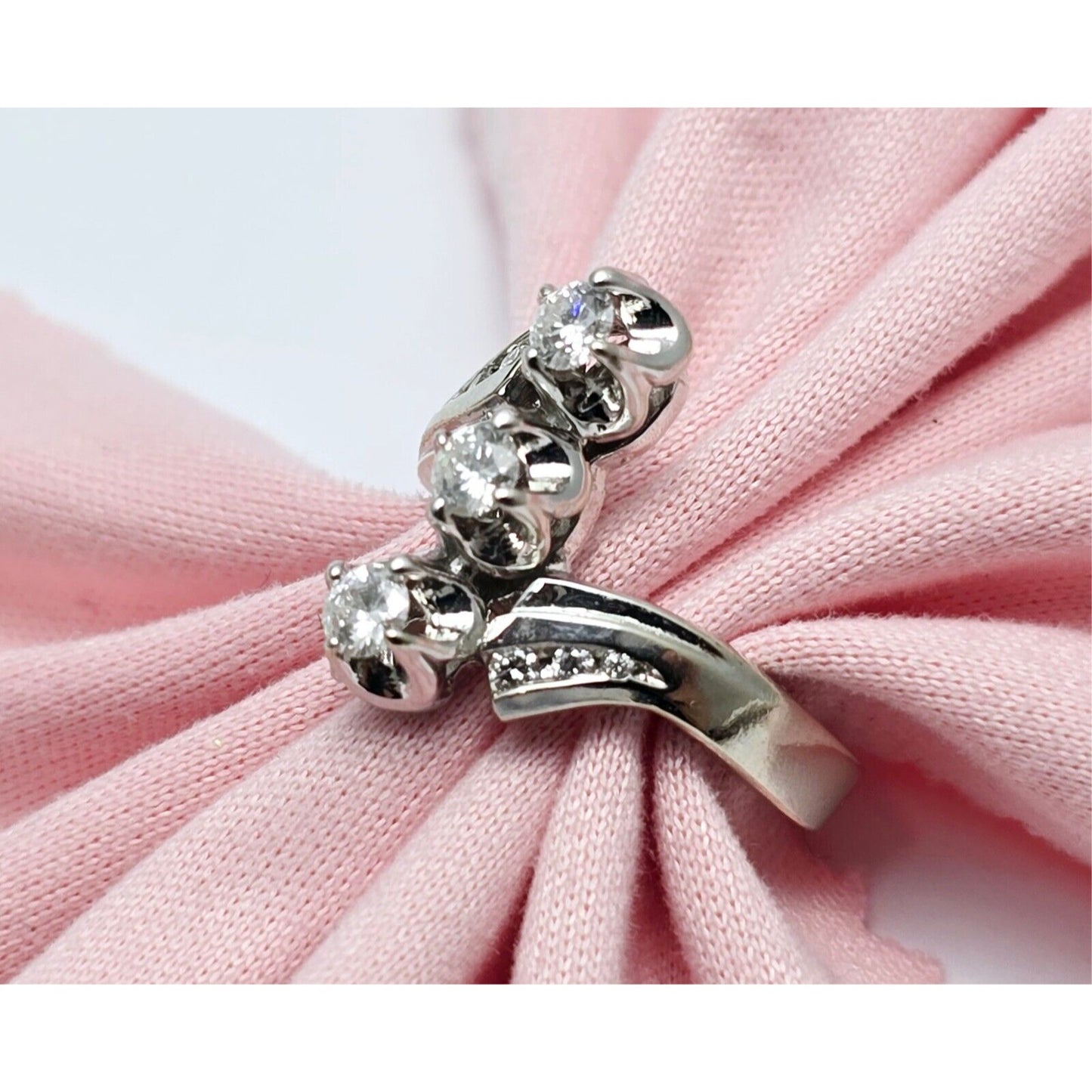 14K White Gold Round Diamond Cocktail Ring