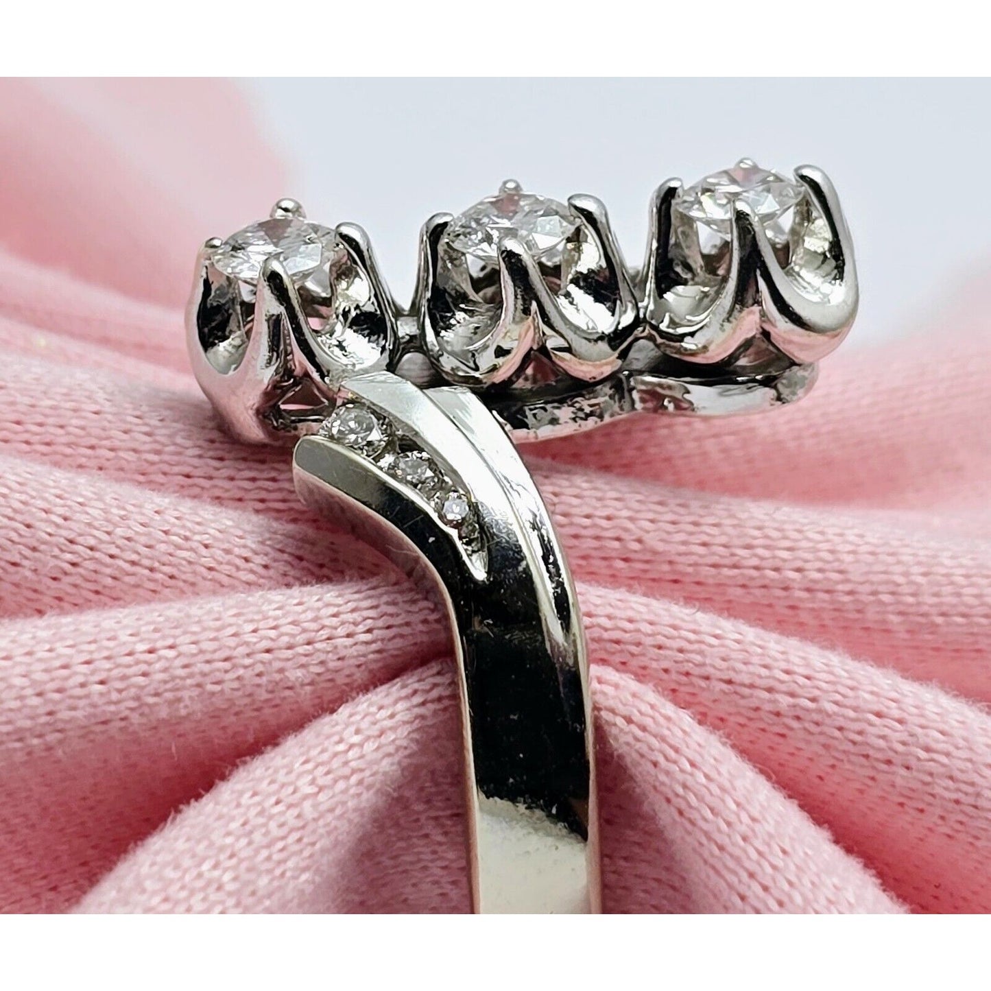 14K White Gold Round Diamond Cocktail Ring