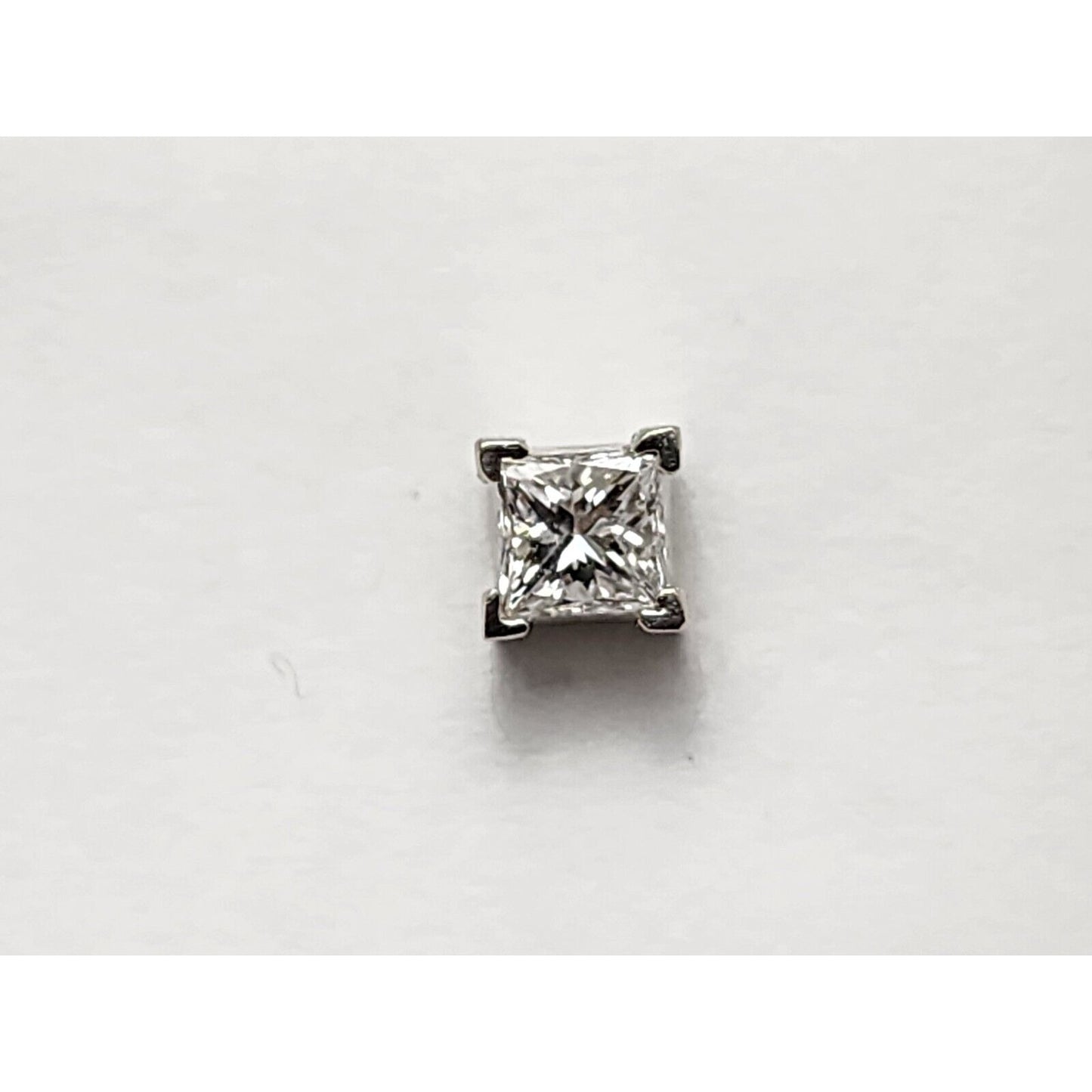Single 14K White Gold Square Princess Cut Diamond Screw Back Stud Earring