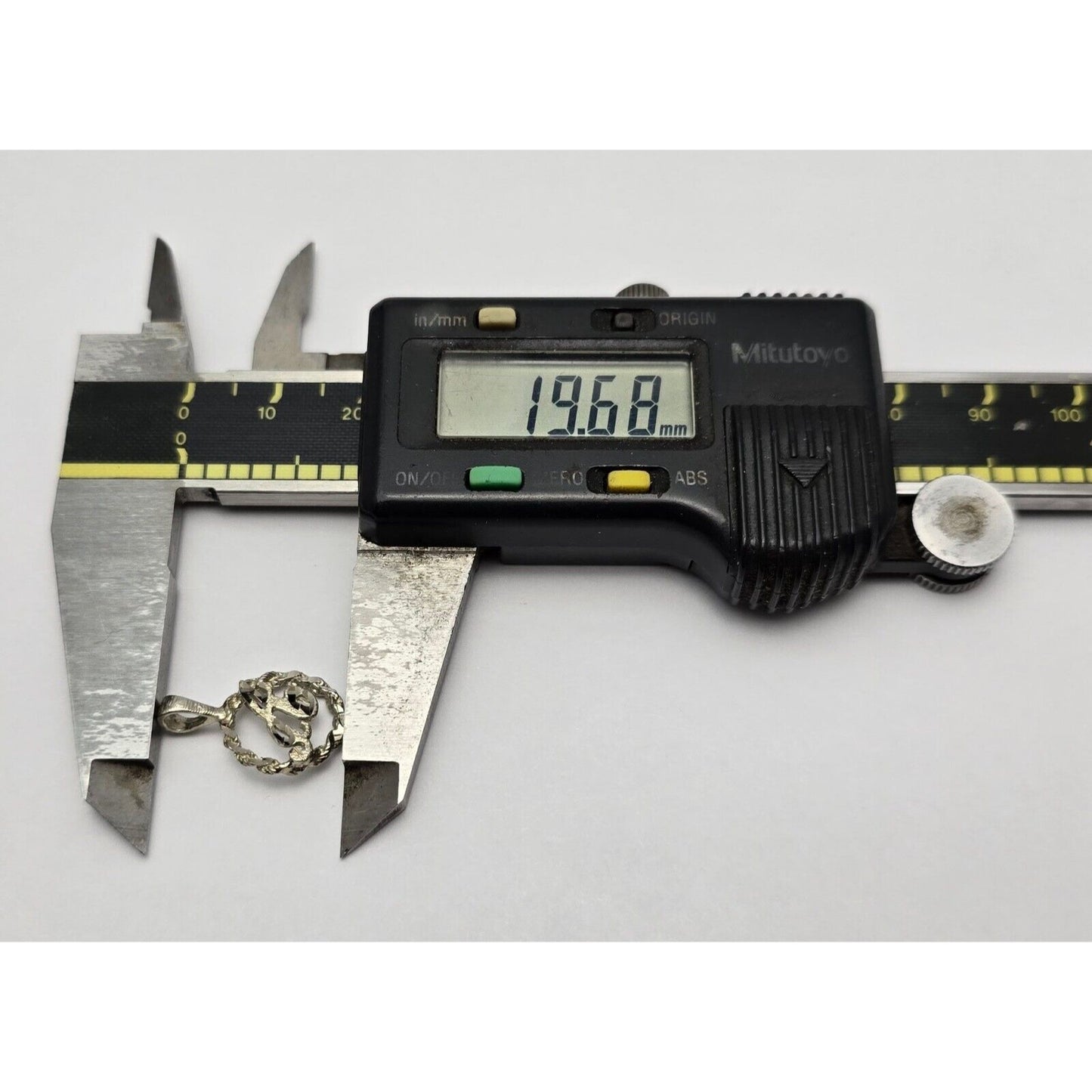 10K White Gold Initial Letter " A " Round Charm Pendant