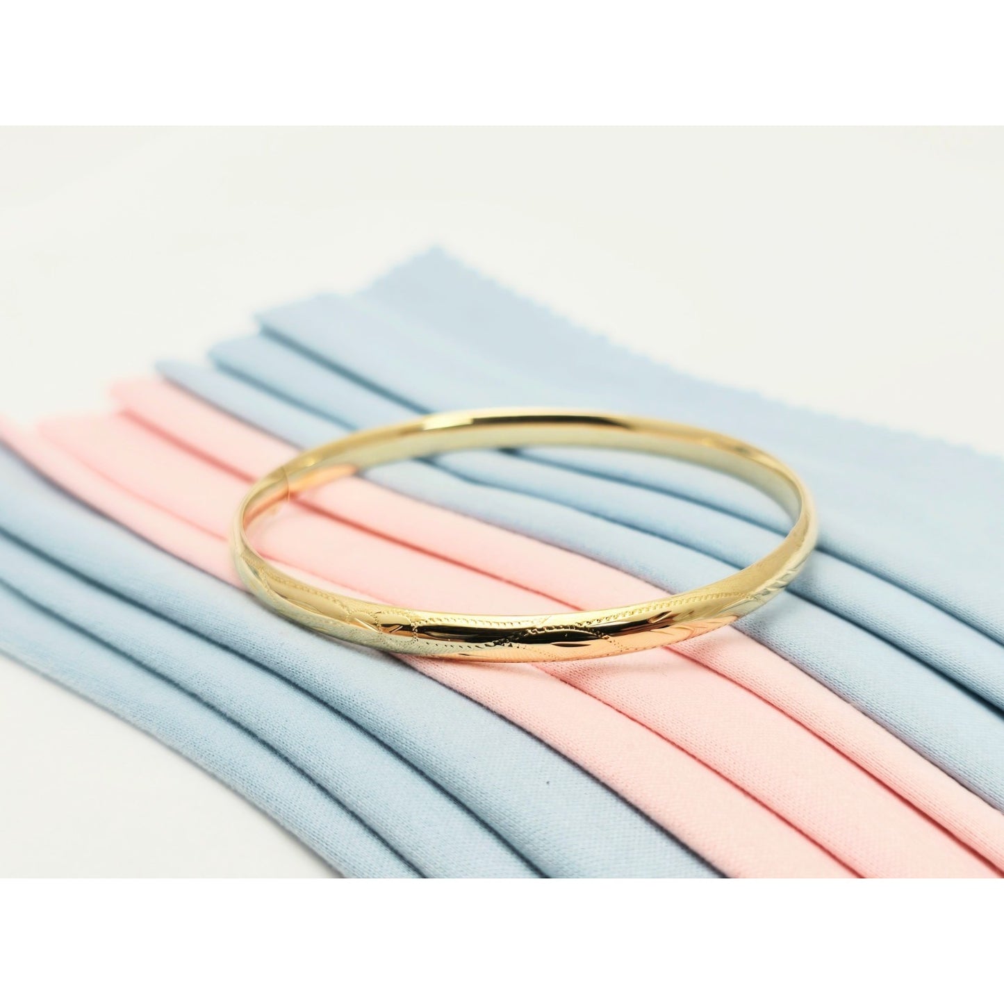 14K Yellow Gold Floral Engraved Bangle Bracelet