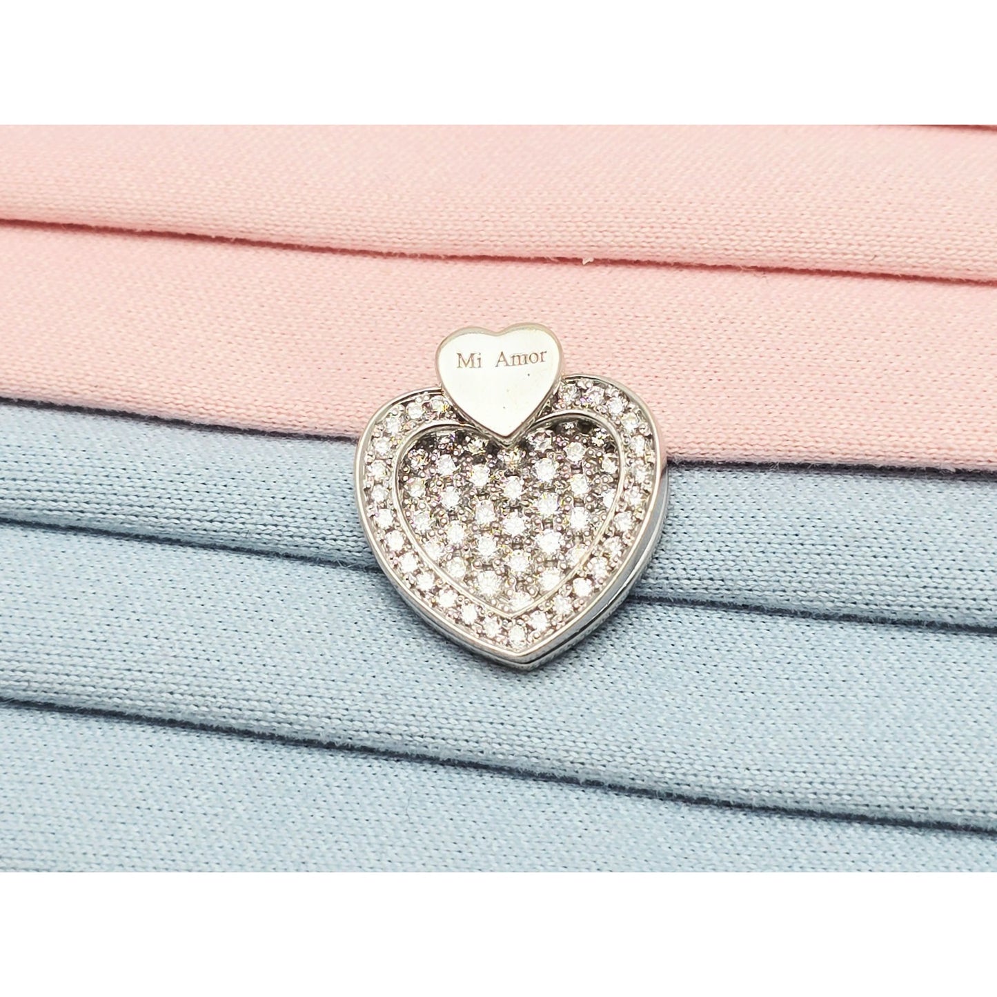 18K White Gold Round Cut Diamond Motion Heart Mi Amor Charm Pendant