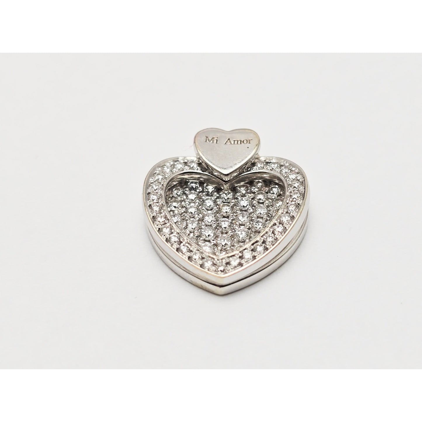 18K White Gold Round Cut Diamond Motion Heart Mi Amor Charm Pendant