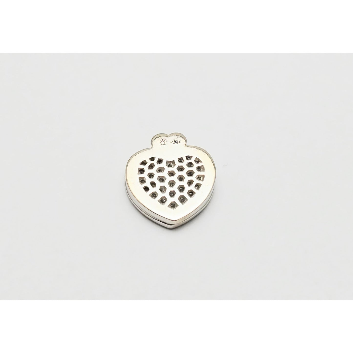 18K White Gold Round Cut Diamond Motion Heart Mi Amor Charm Pendant