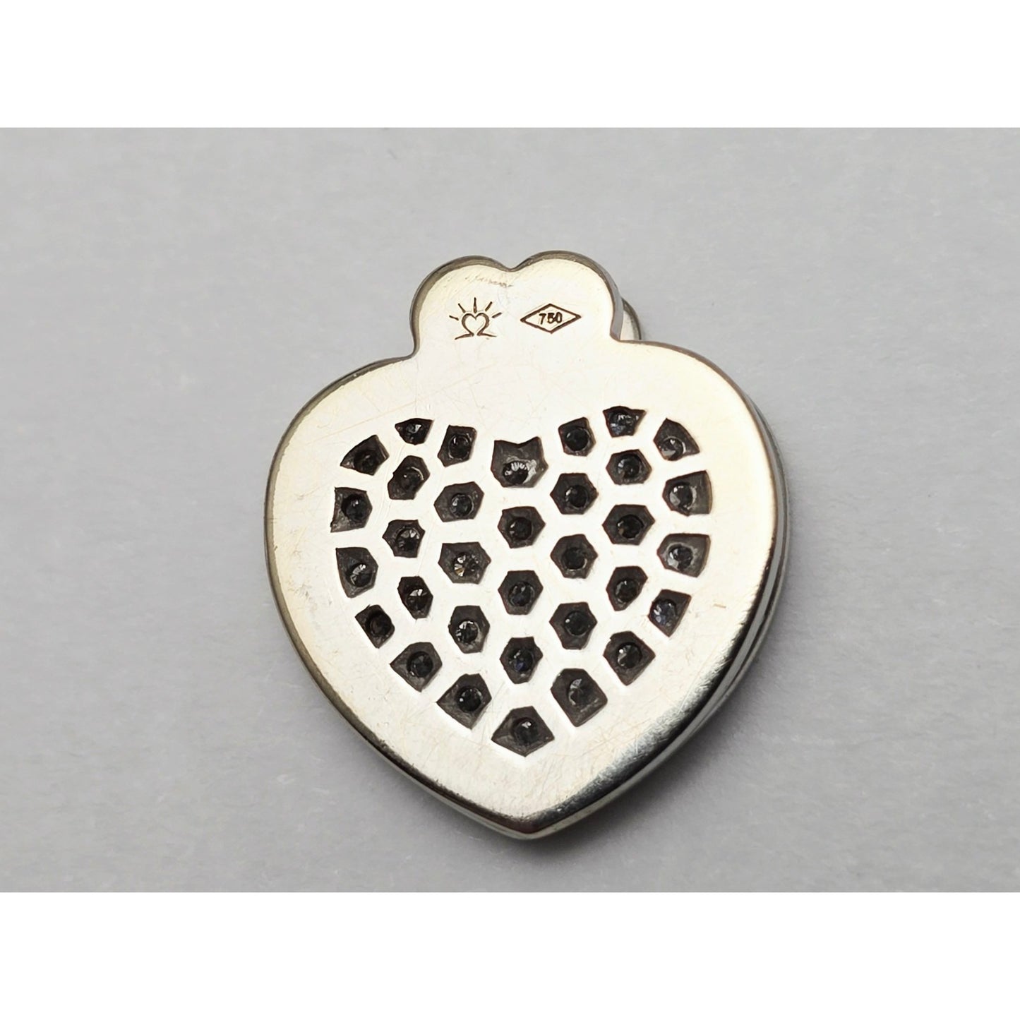 18K White Gold Round Cut Diamond Motion Heart Mi Amor Charm Pendant