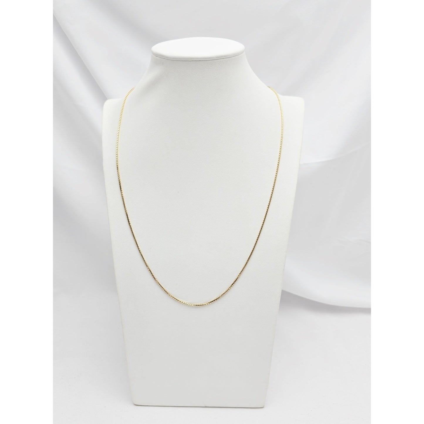 14K Yellow Gold Rounded Box Link Chain Necklace