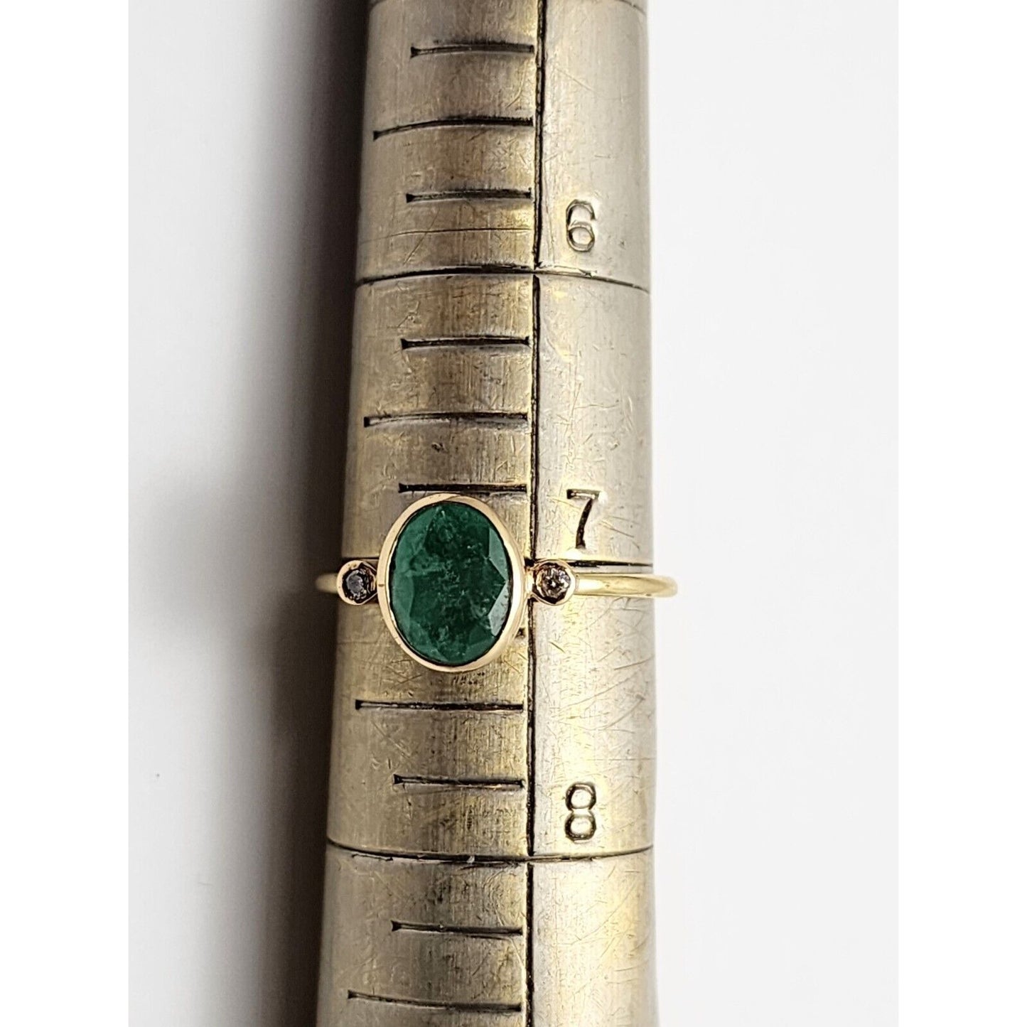 18K Yellow Gold Emerald & Round Cut Diamond Ring