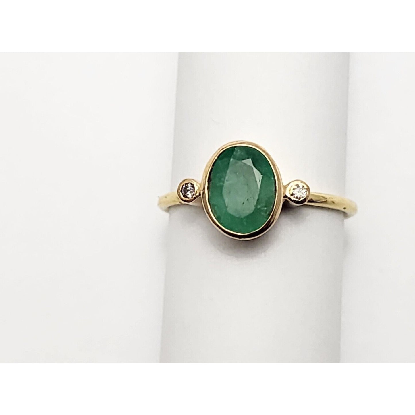 18K Yellow Gold Emerald & Round Cut Diamond Ring
