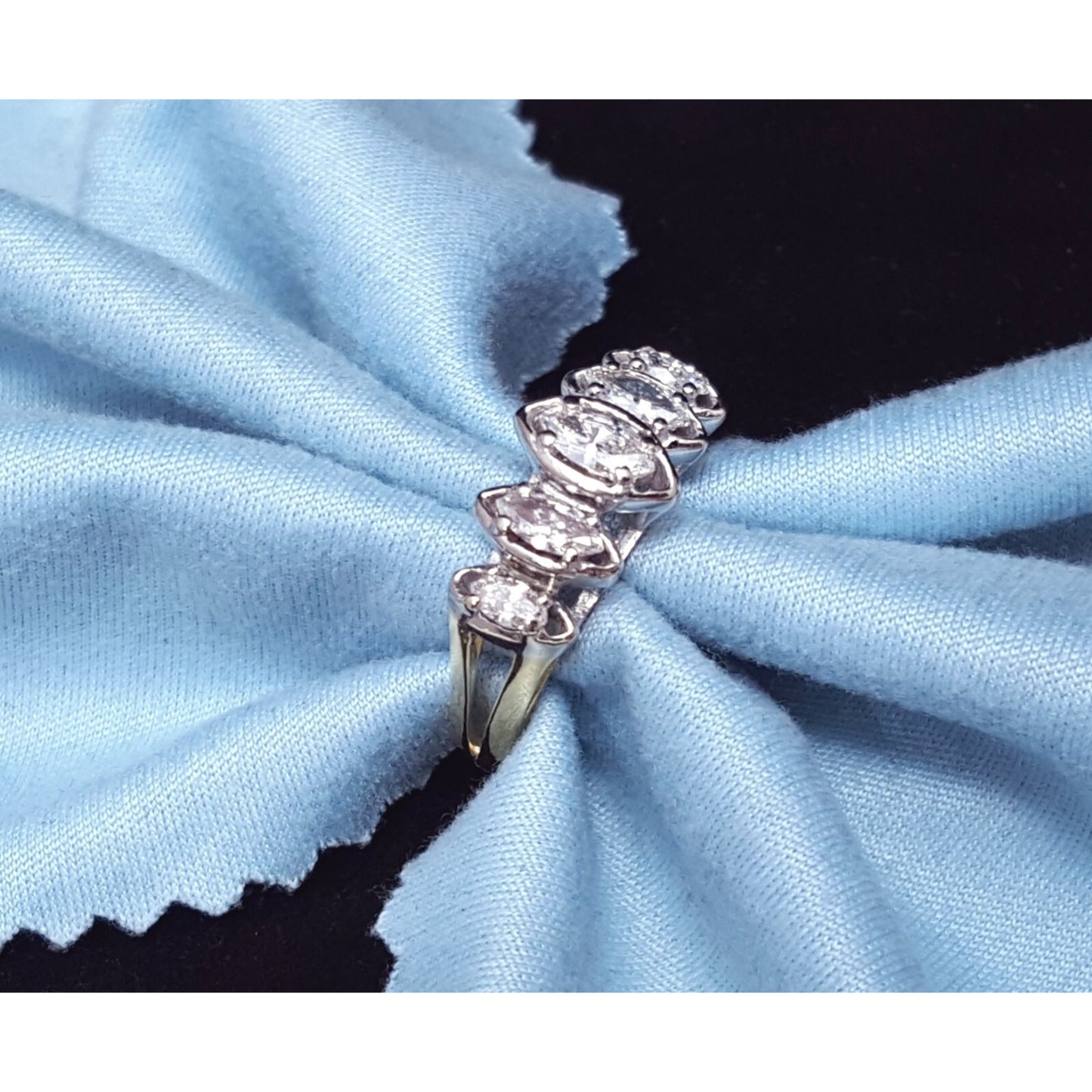 18K & 14K Two Tone Gold 5 Piece Marquise Diamond Ring