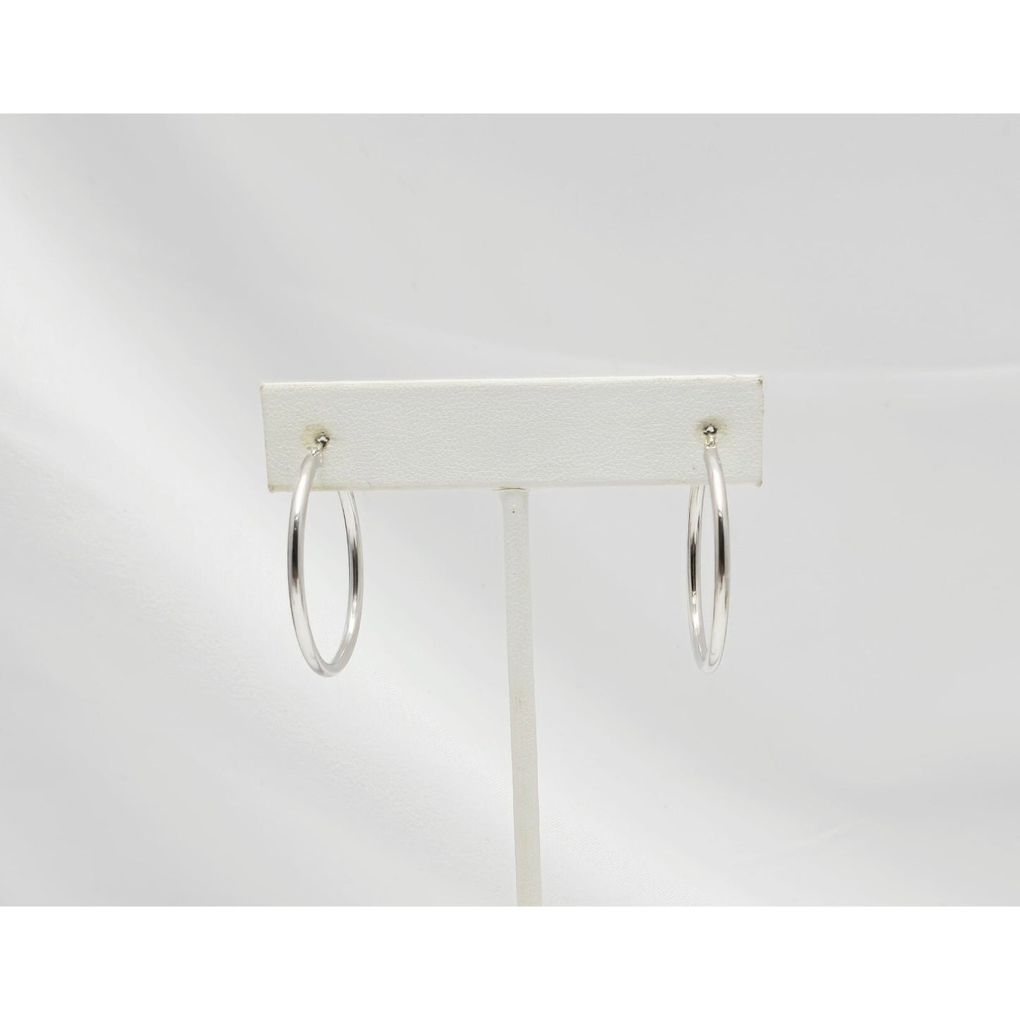 Medium Sized 14K White Gold Hinged Hoop Earrings