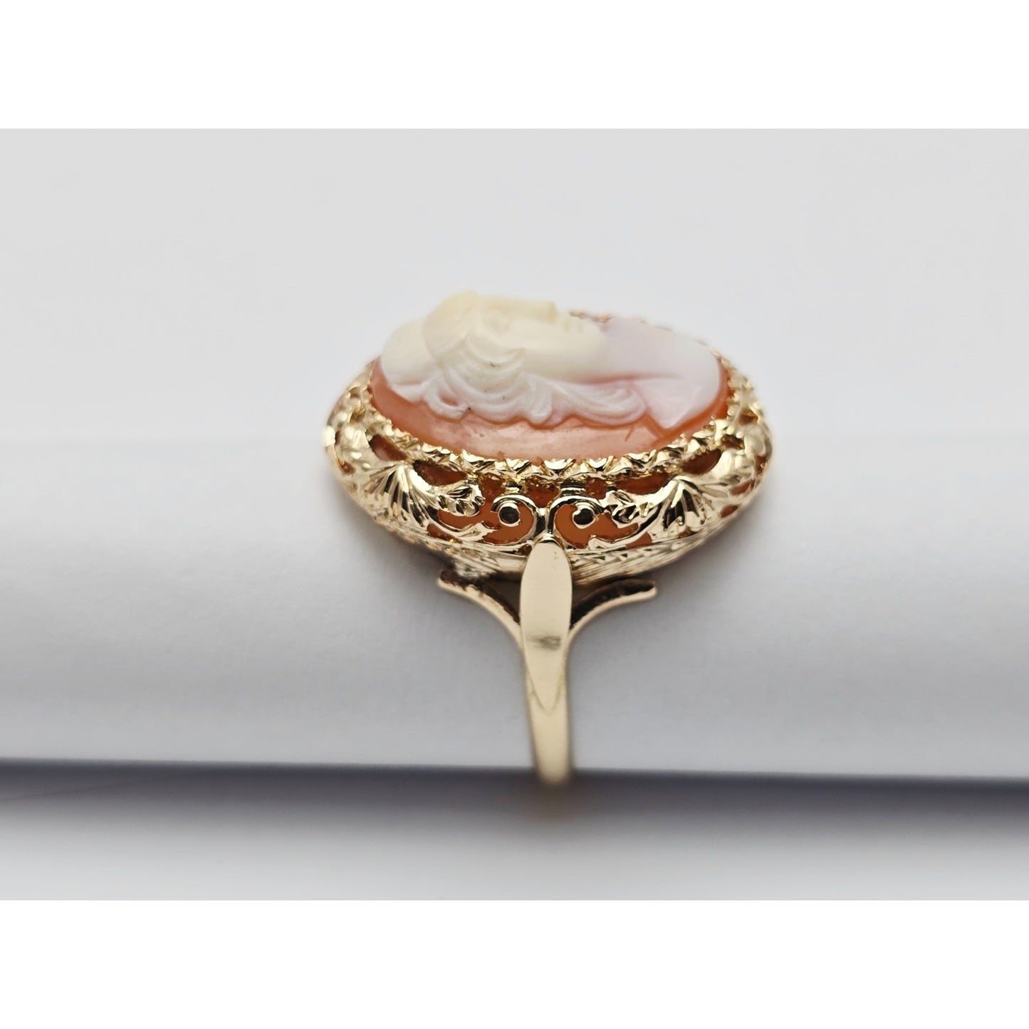 Antique Vintage 14K Yellow Gold Oval Cameo Filigree Ring