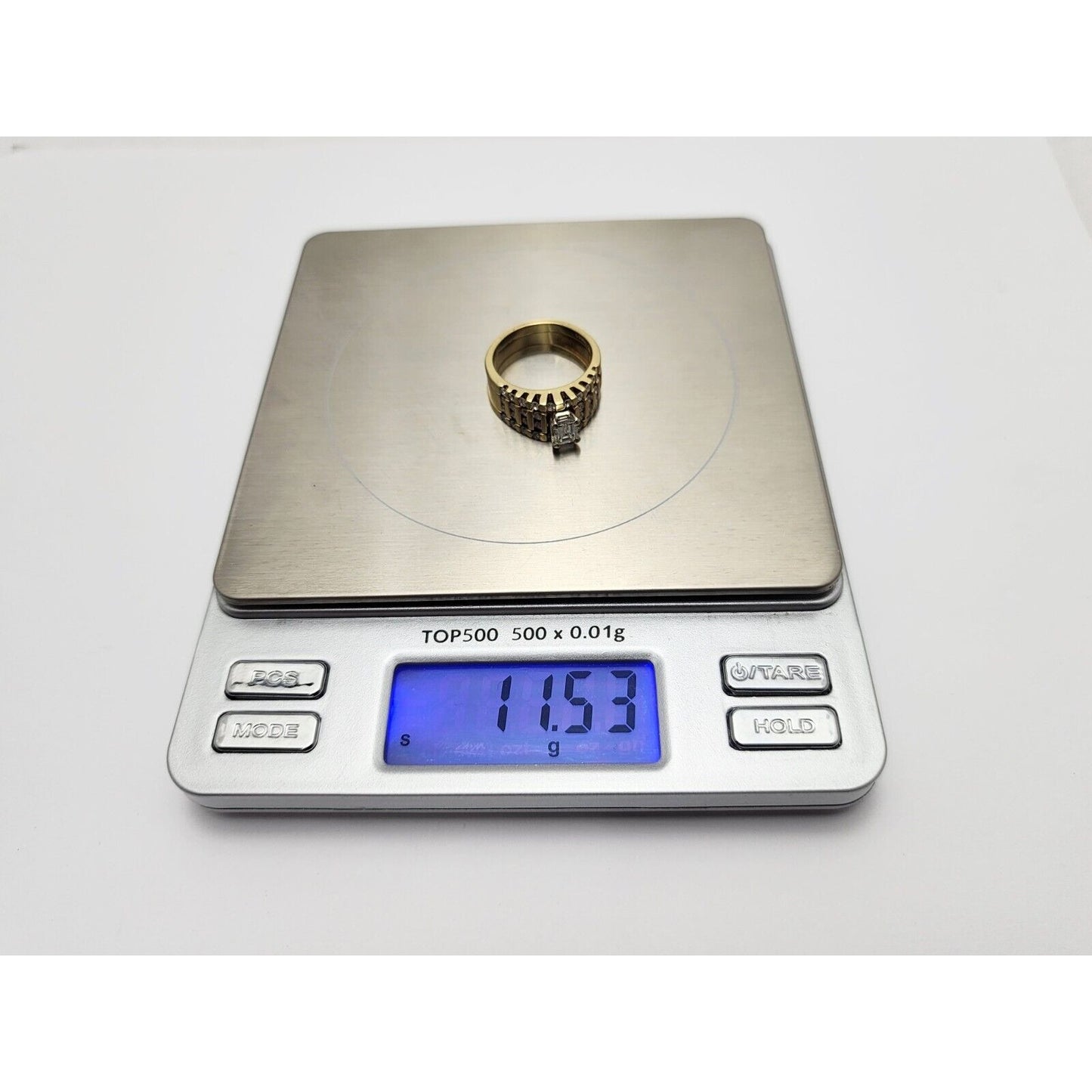 18K Yellow Gold Emerald & Round Cut Diamond Ring