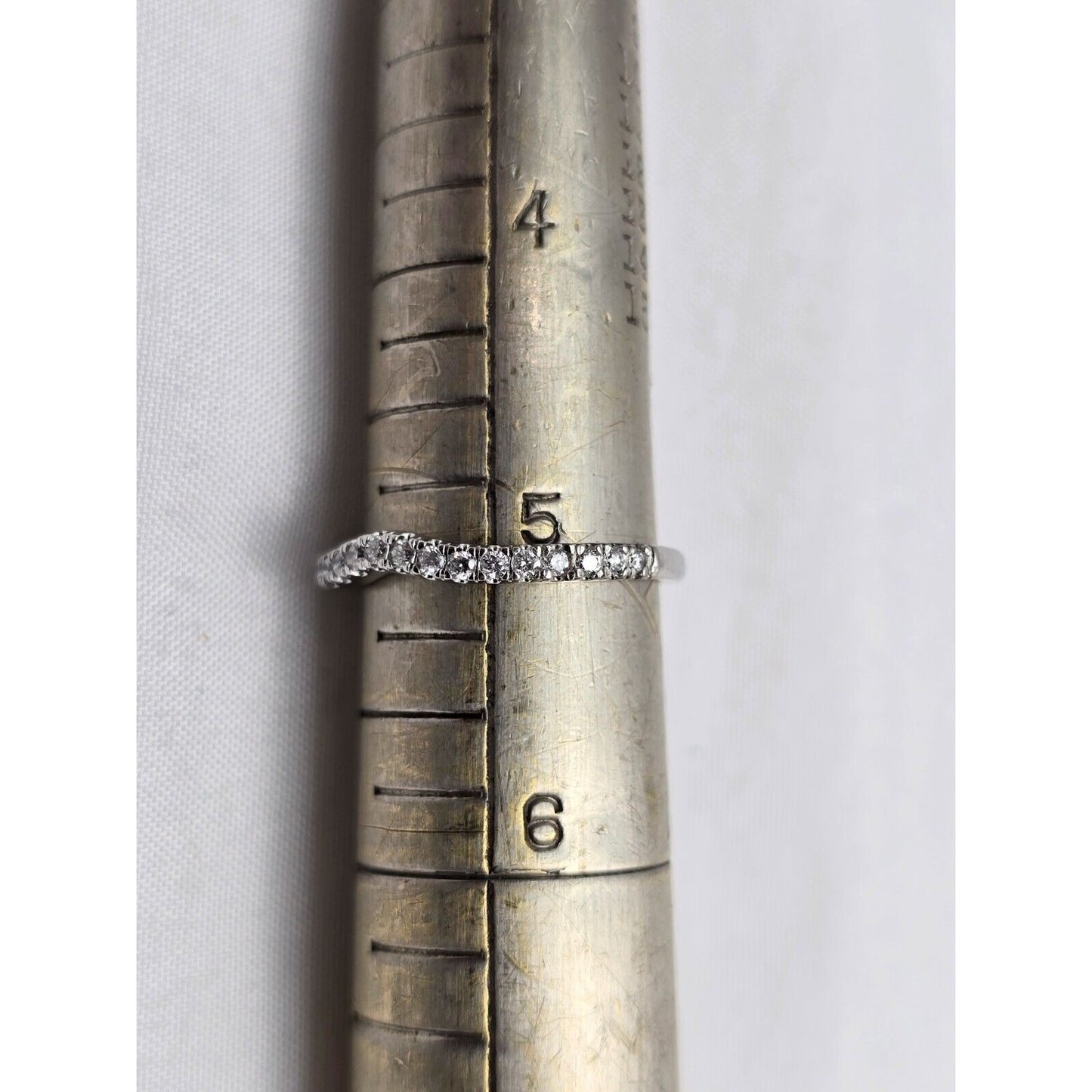 10K White Gold Single Row Diamond Curved Wedding Band Ring