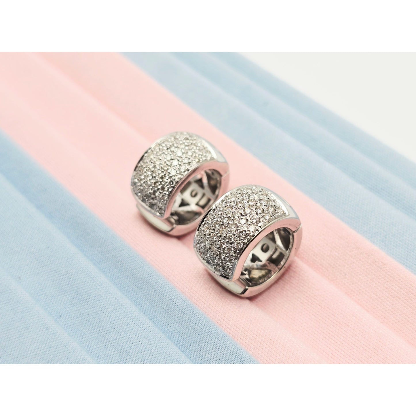 18K White Gold Round Diamond Hinged Hoop Huggie Earrings