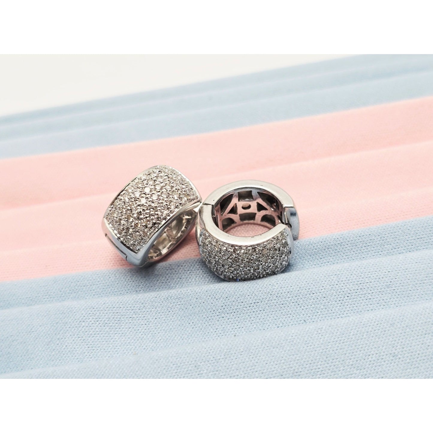 18K White Gold Round Diamond Hinged Hoop Huggie Earrings