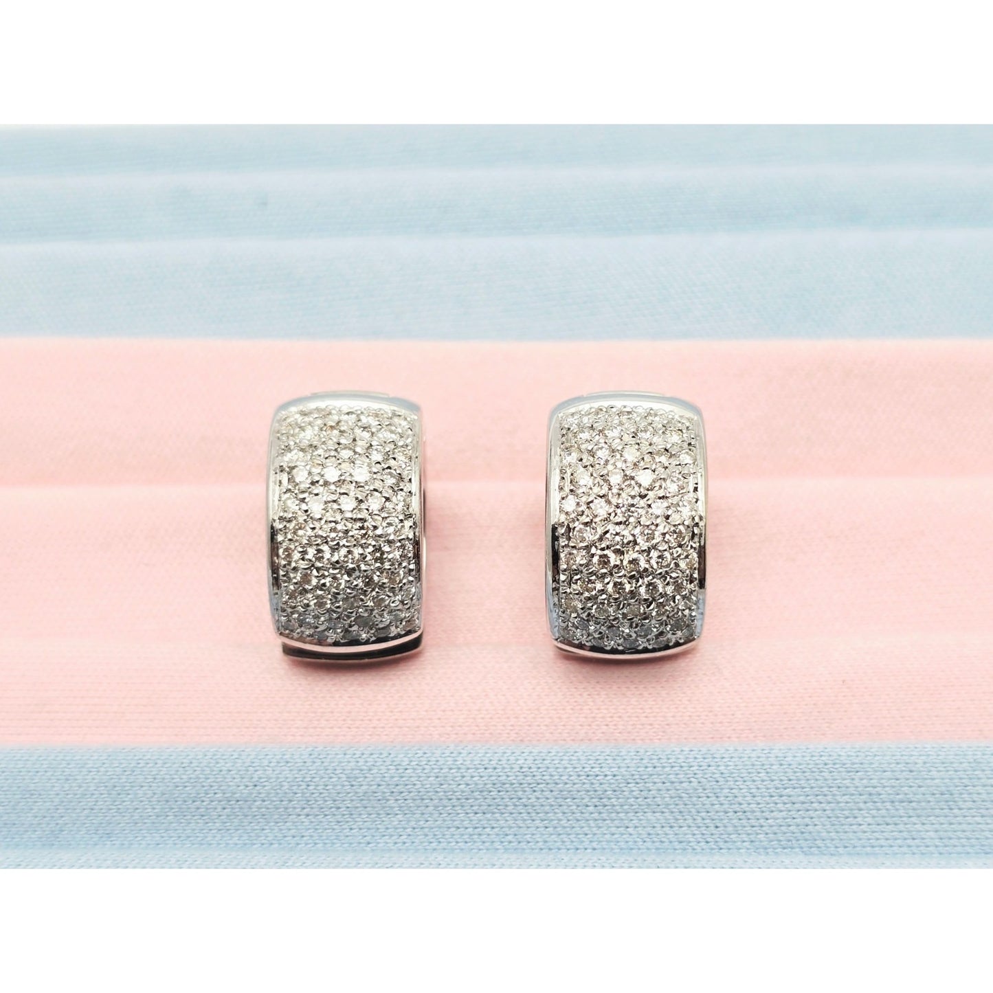 18K White Gold Round Diamond Hinged Hoop Huggie Earrings