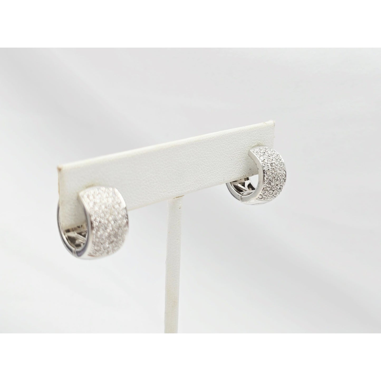 18K White Gold Round Diamond Hinged Hoop Huggie Earrings