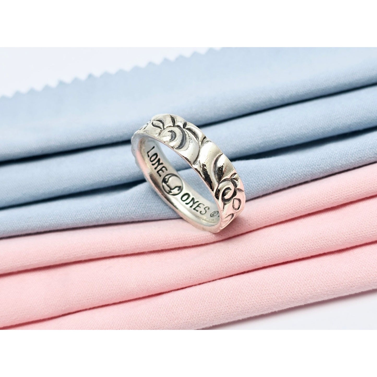 Rare Leonard Kamhout Lone Ones Sterling Silver Full Circle Band Ring