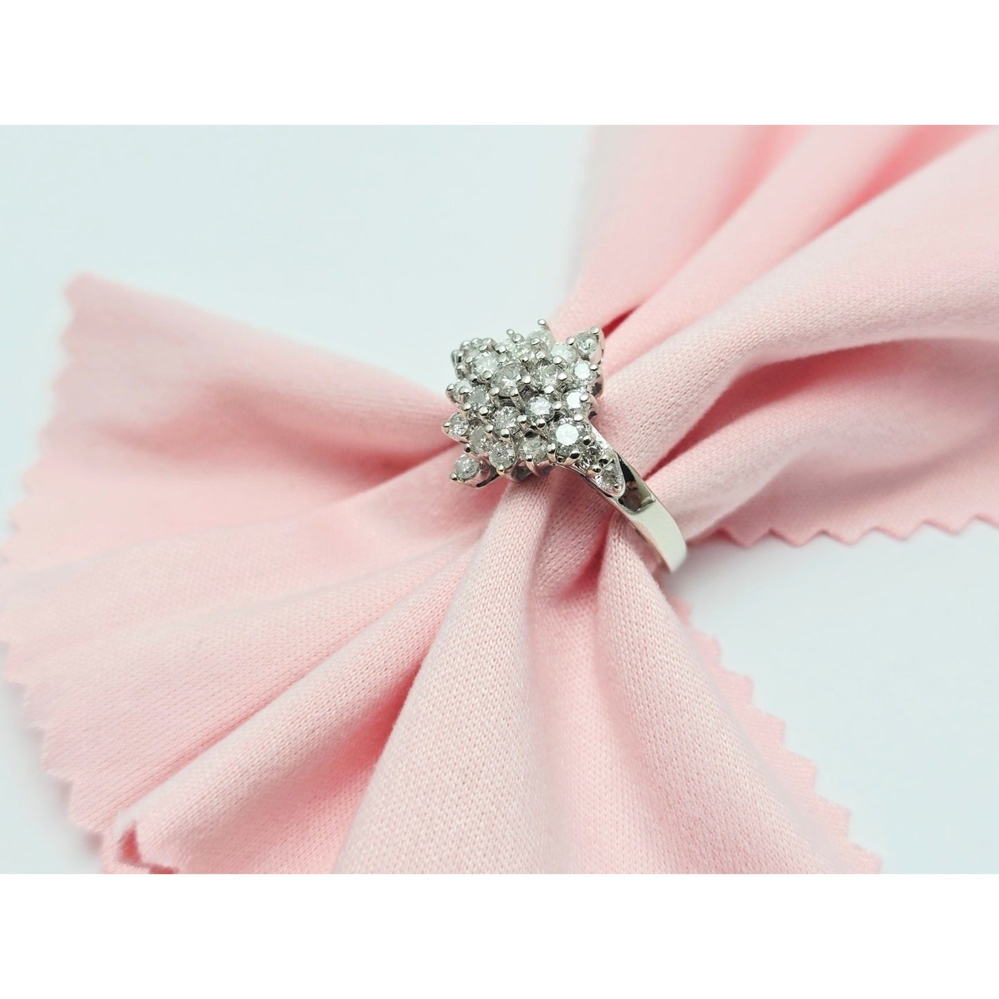 14K White Gold Round Cut Diamond Cluster Ring