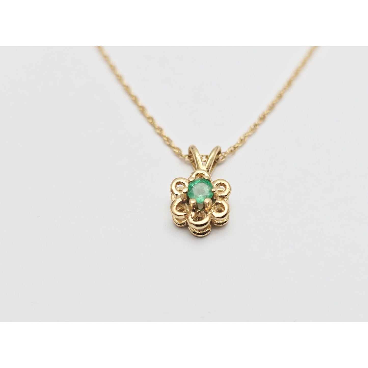 14K Yellow Gold Mesh Link Chain Necklace & Flower Emerald Charm Pendant