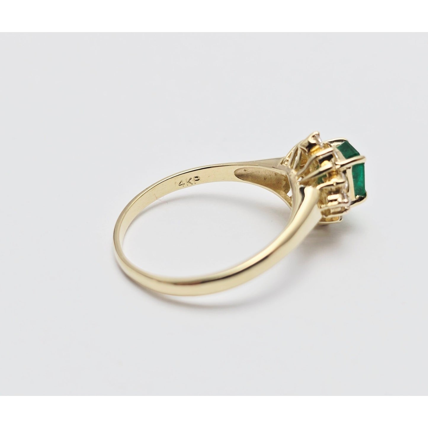 14K Yellow Gold Emerald & Diamond Ring