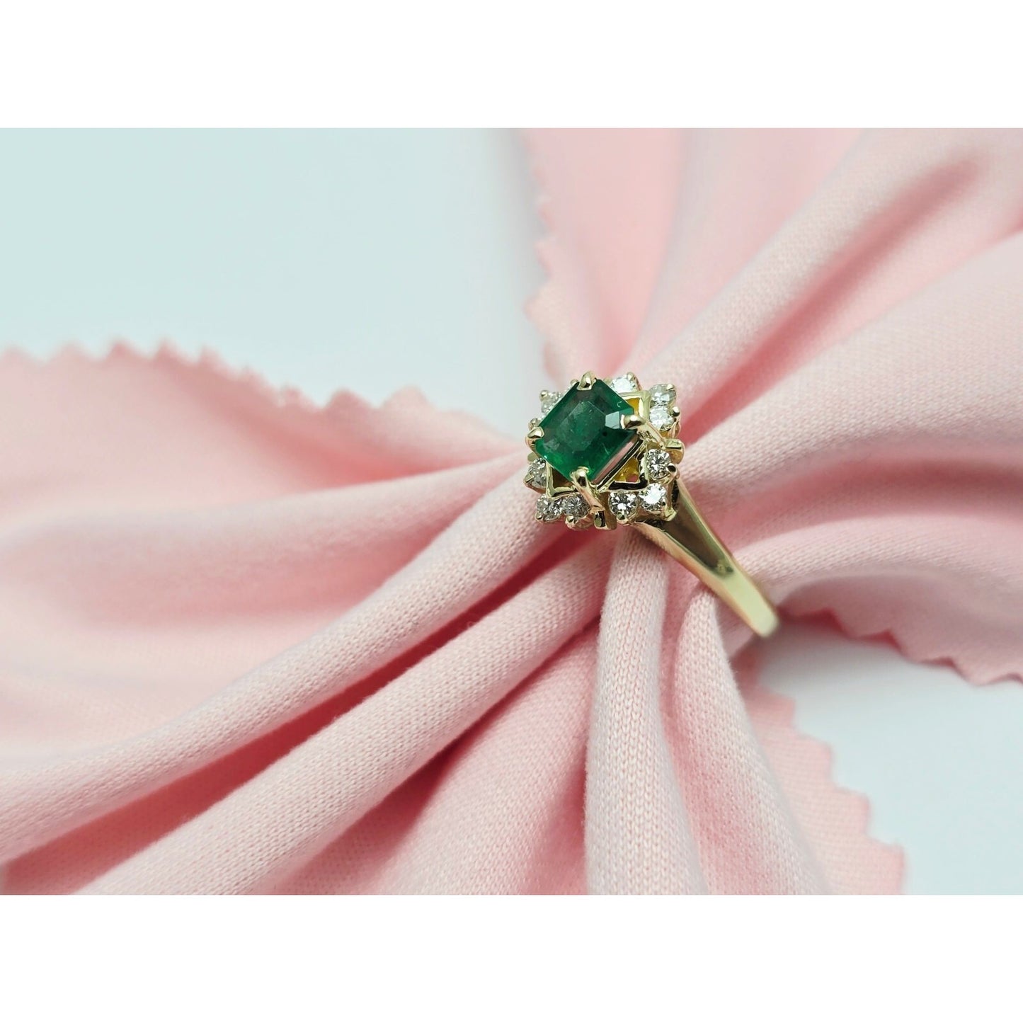 14K Yellow Gold Emerald & Diamond Ring