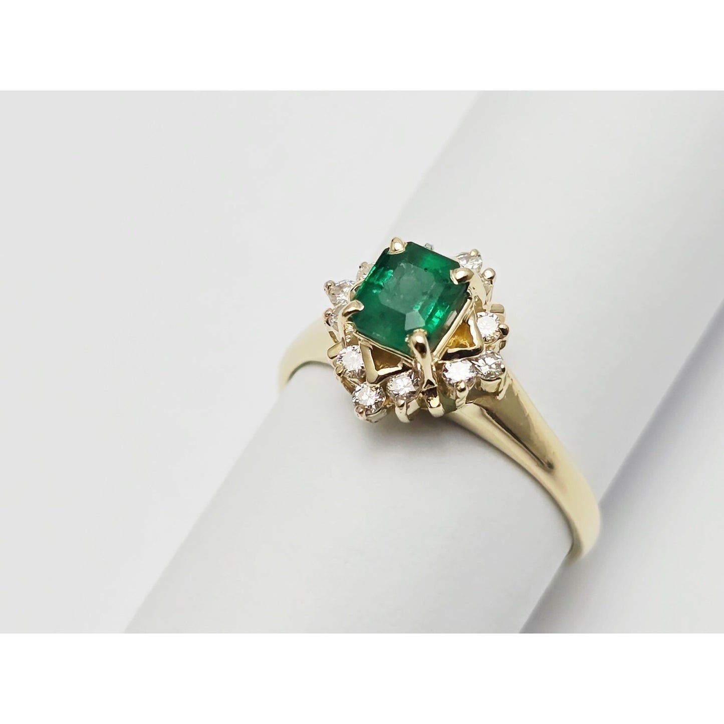 14K Yellow Gold Emerald & Diamond Ring