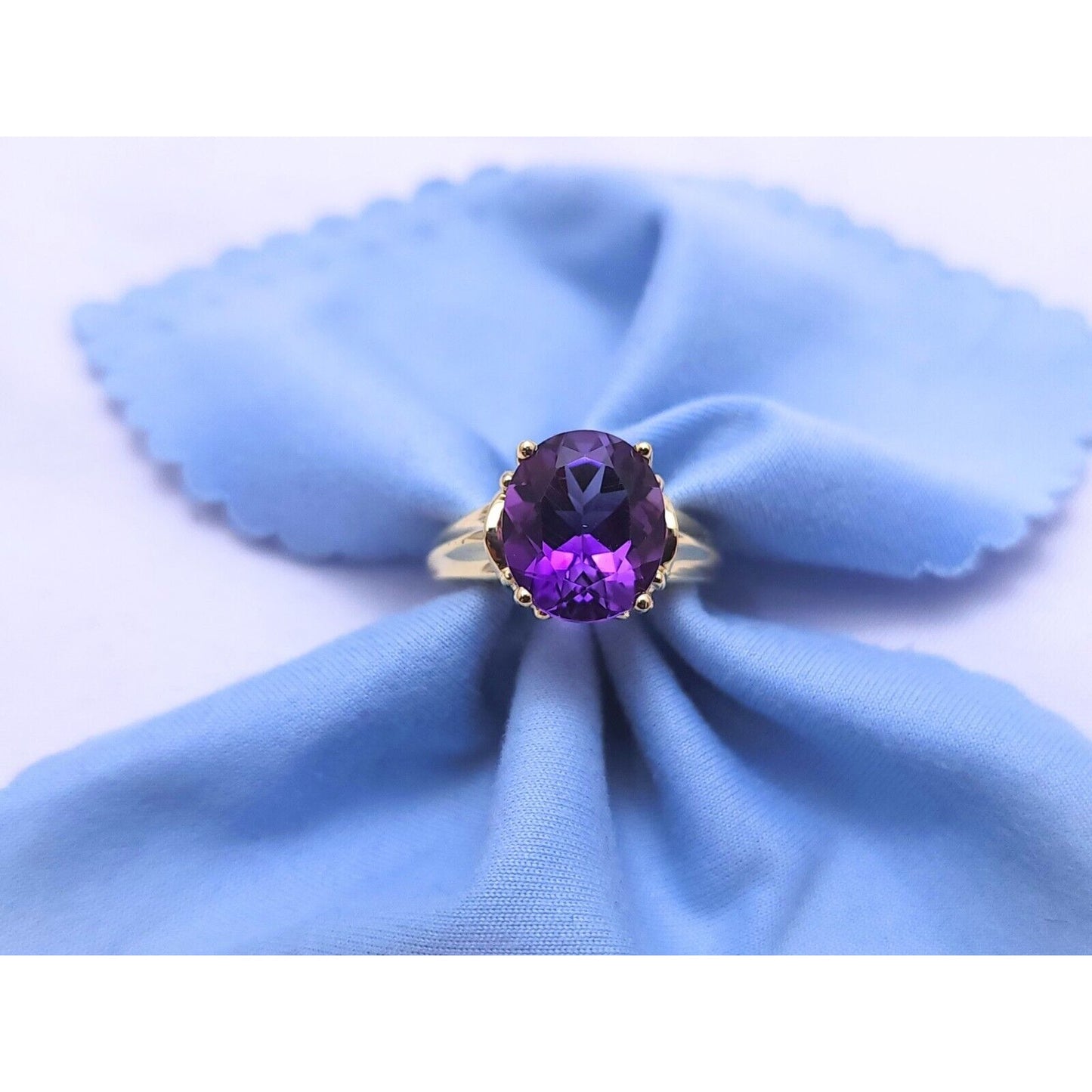 14K Yellow Gold Oval Cut Amethyst Ring