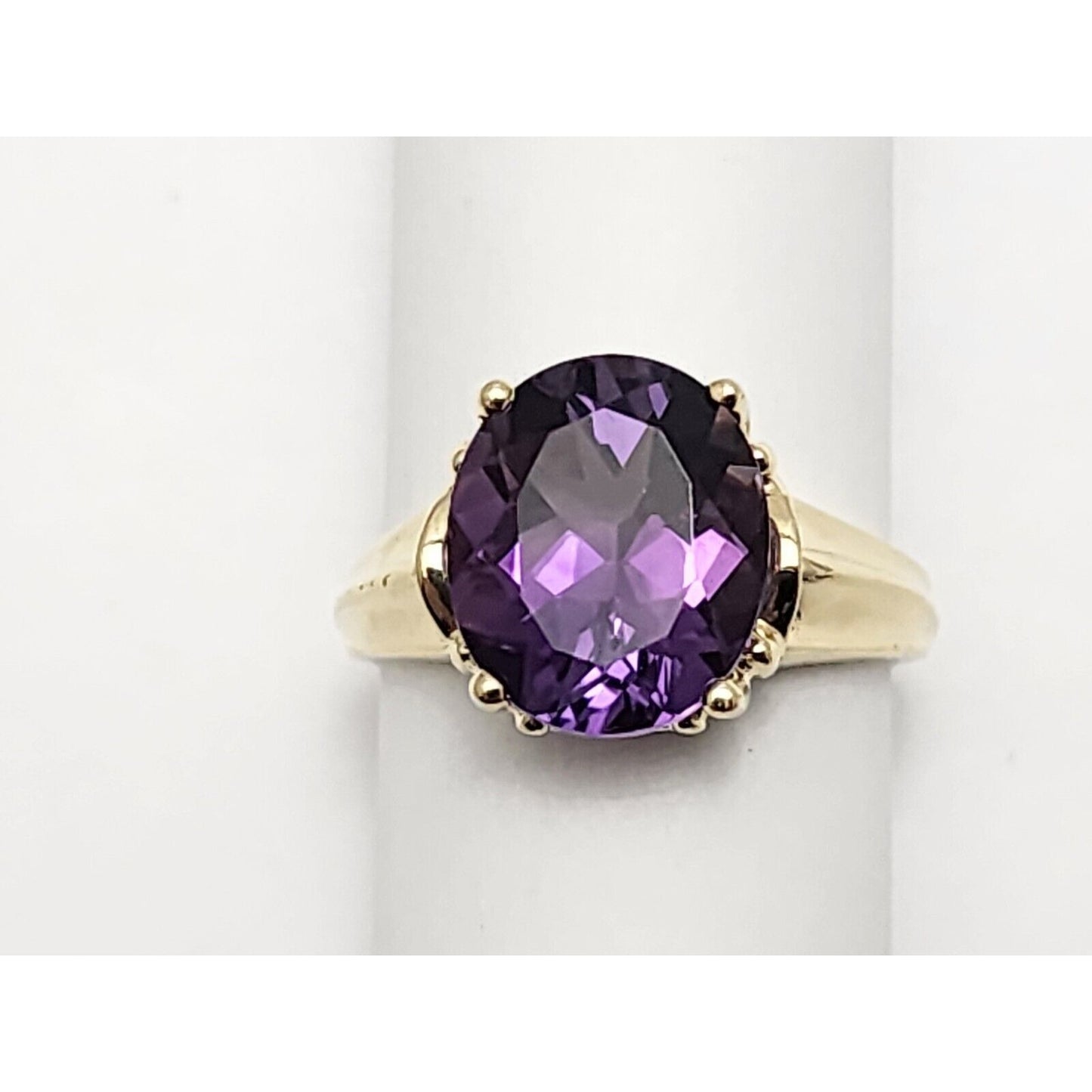 14K Yellow Gold Oval Cut Amethyst Ring