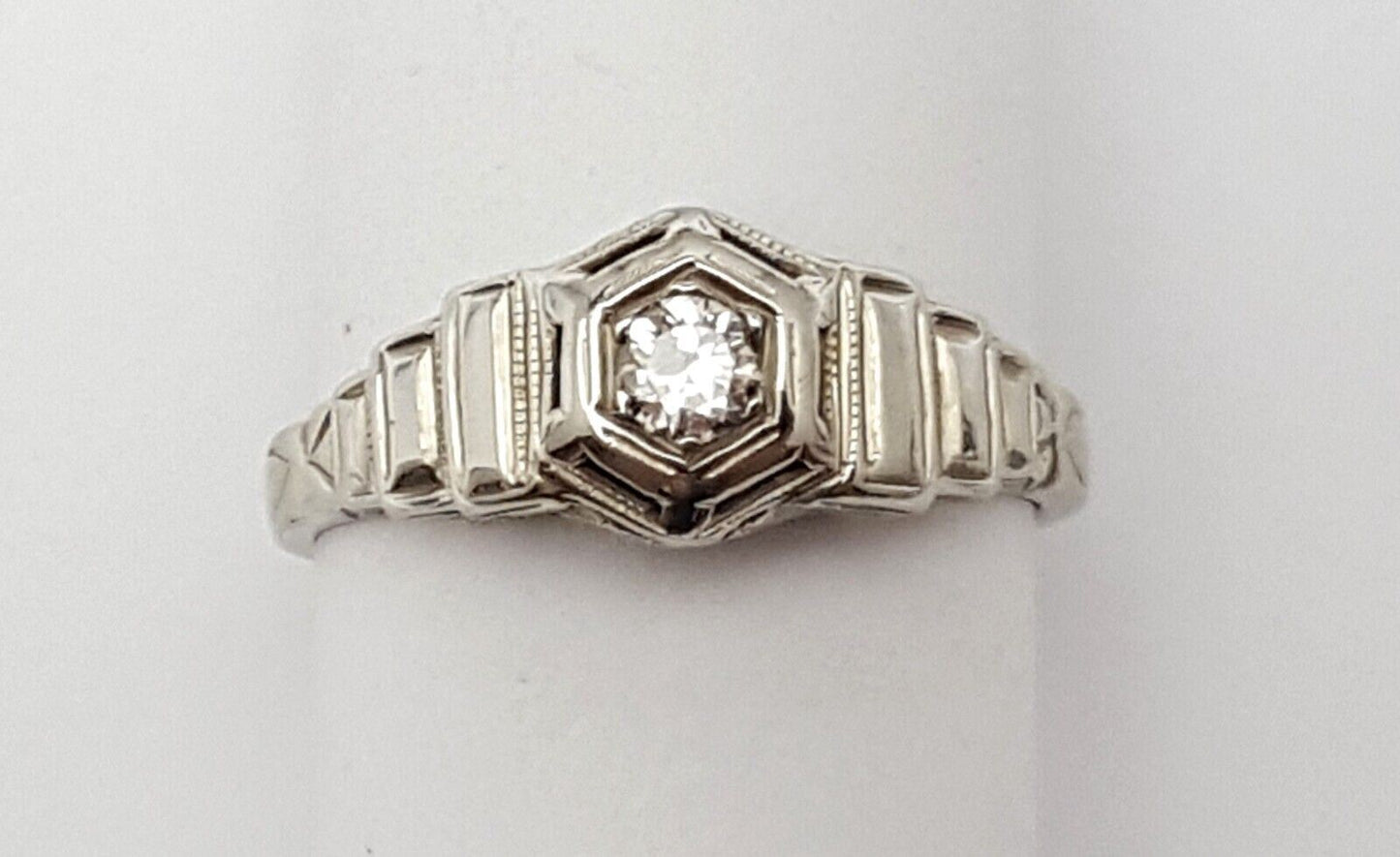Vintage 18K Solid White Gold Ladies Designer Diamond Wedding Engagement Ring