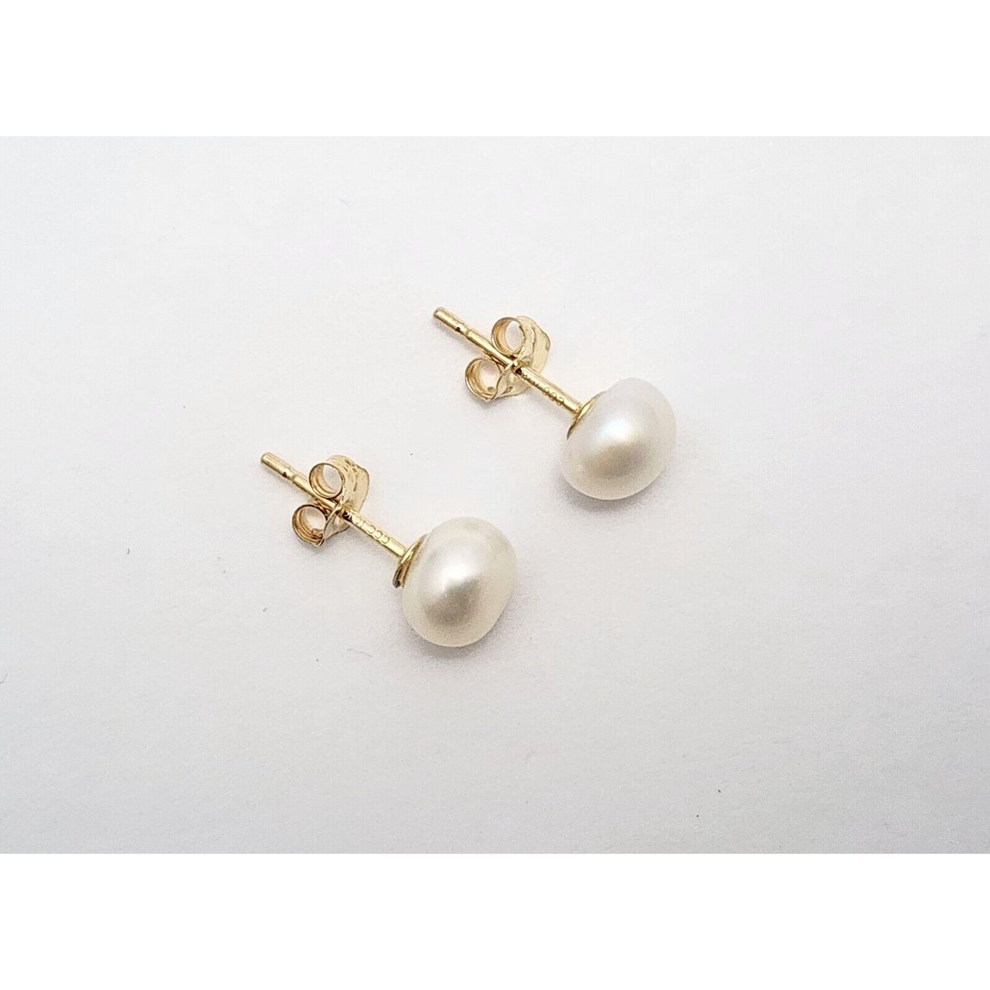 10K Yellow Gold Round Pearl Stud Earrings